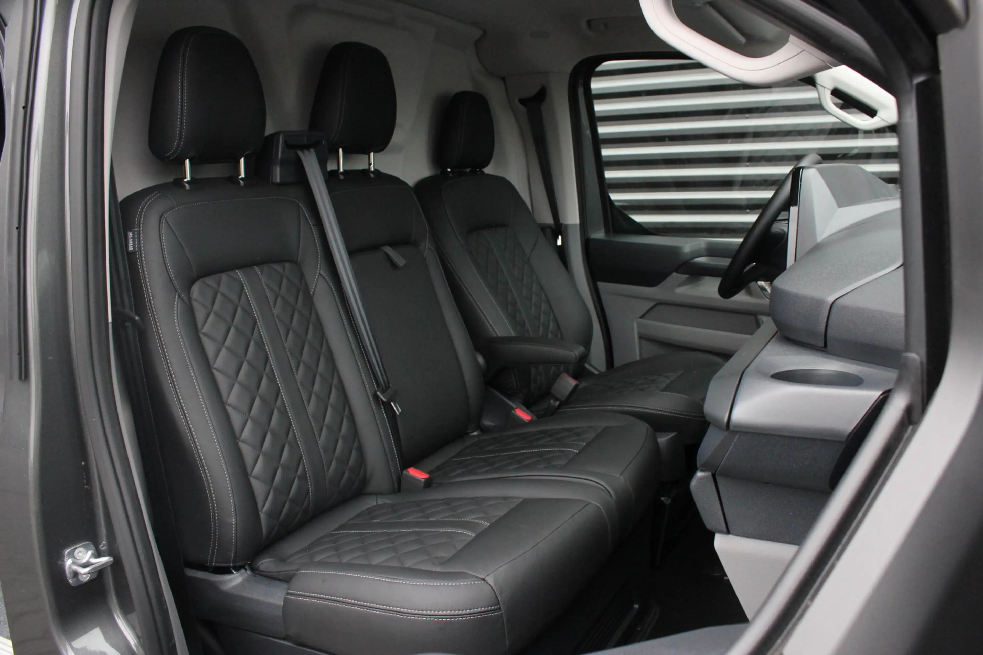 Ford E-Transit Cust. 340 L2H1 SPORT 65 kWh 218PK / JB- EDITON / C — photo 30