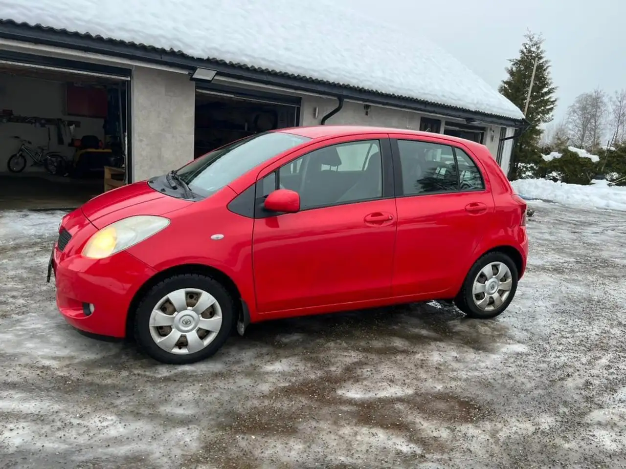 Toyota Yaris 1.3 - 87 VVT-i NaviMedia