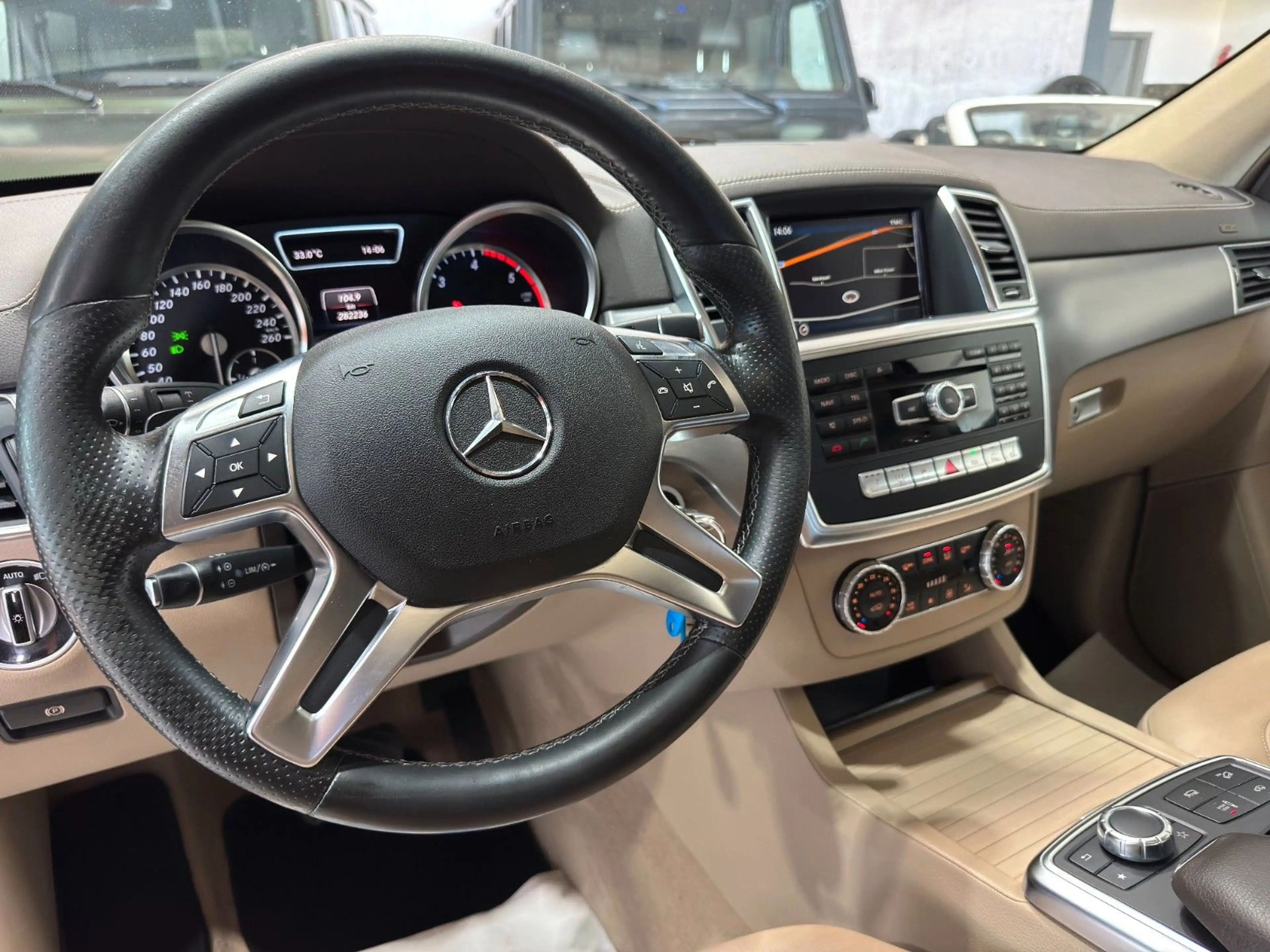 Mercedes-Benz GL 350 /BlueTec/4Matic/LED/PDC V+H/AHK/TEMP/NAVI — photo 10