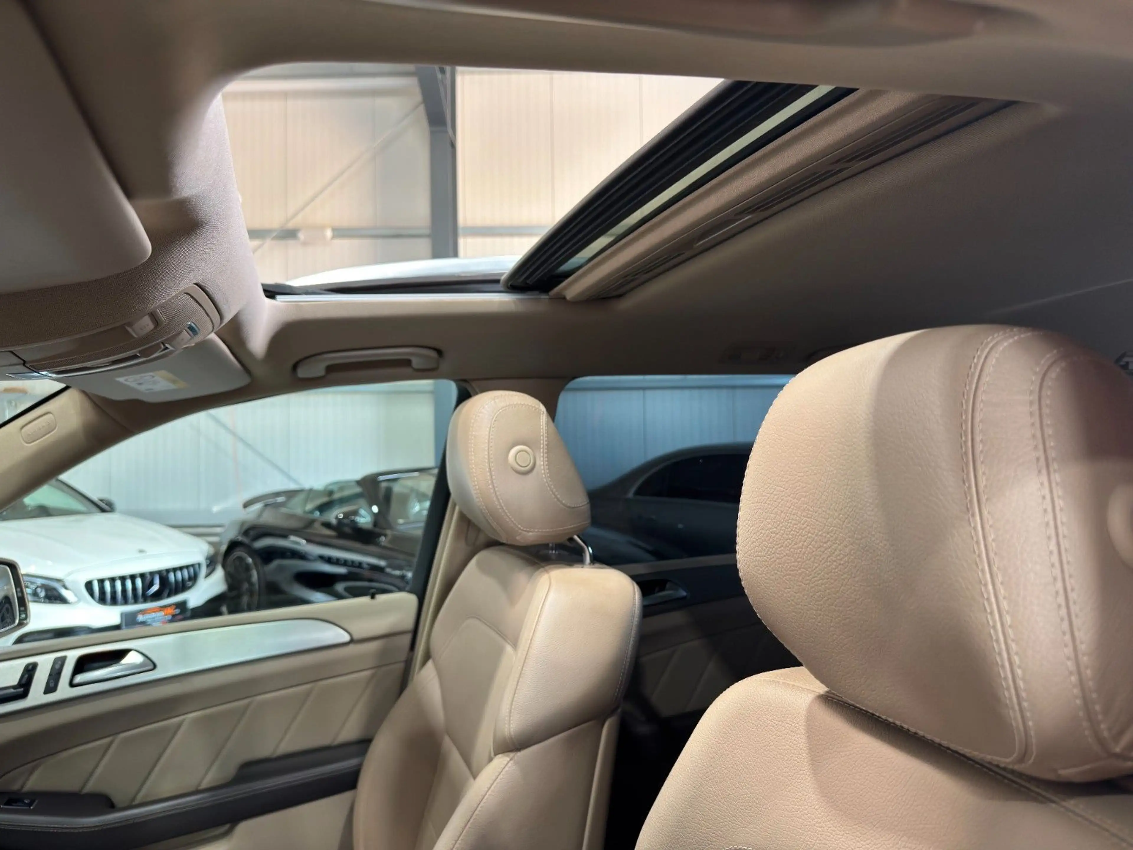 Mercedes-Benz GL 350 /BlueTec/4Matic/LED/PDC V+H/AHK/TEMP/NAVI — photo 12