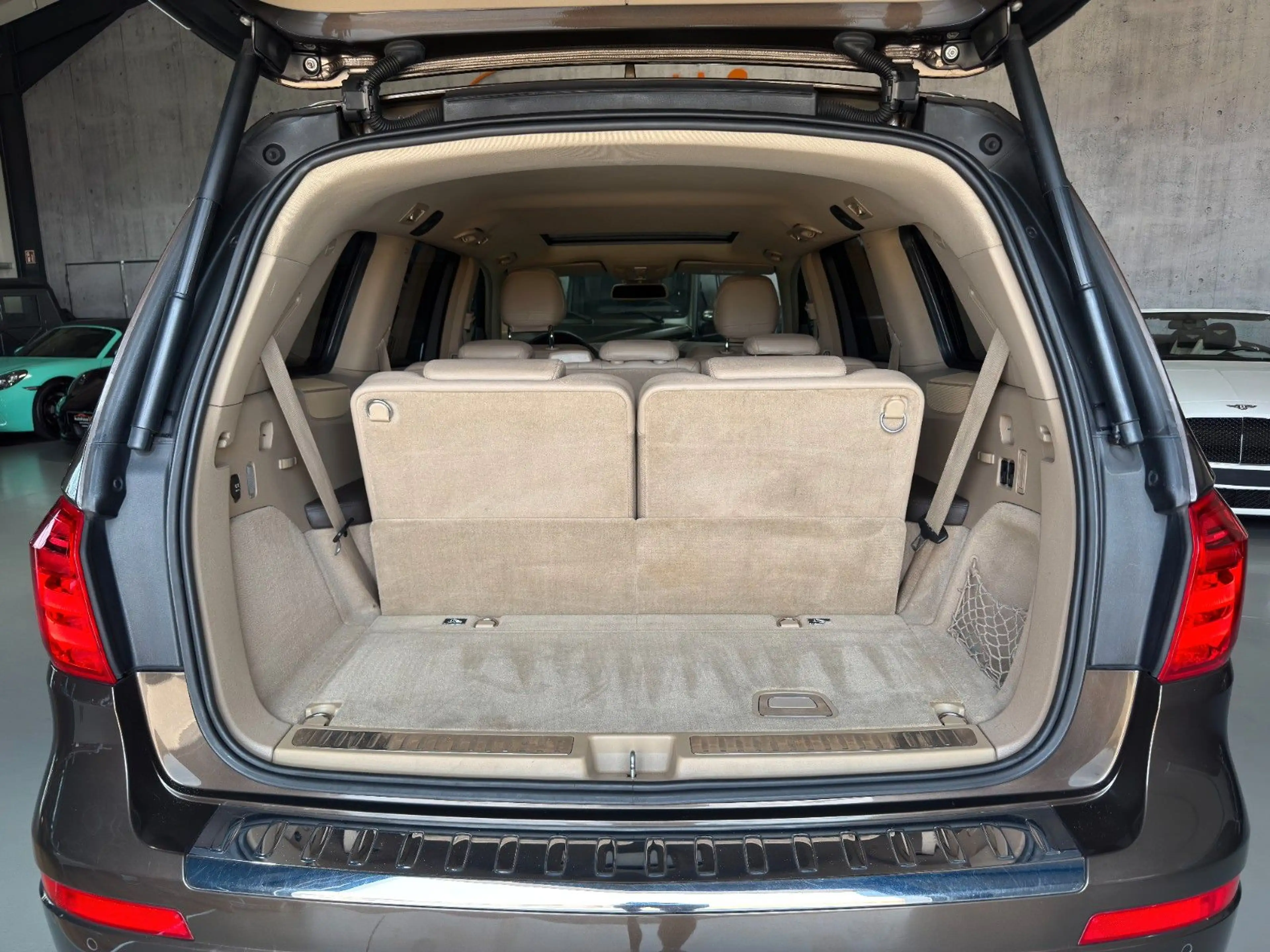 Mercedes-Benz GL 350 /BlueTec/4Matic/LED/PDC V+H/AHK/TEMP/NAVI — photo 5