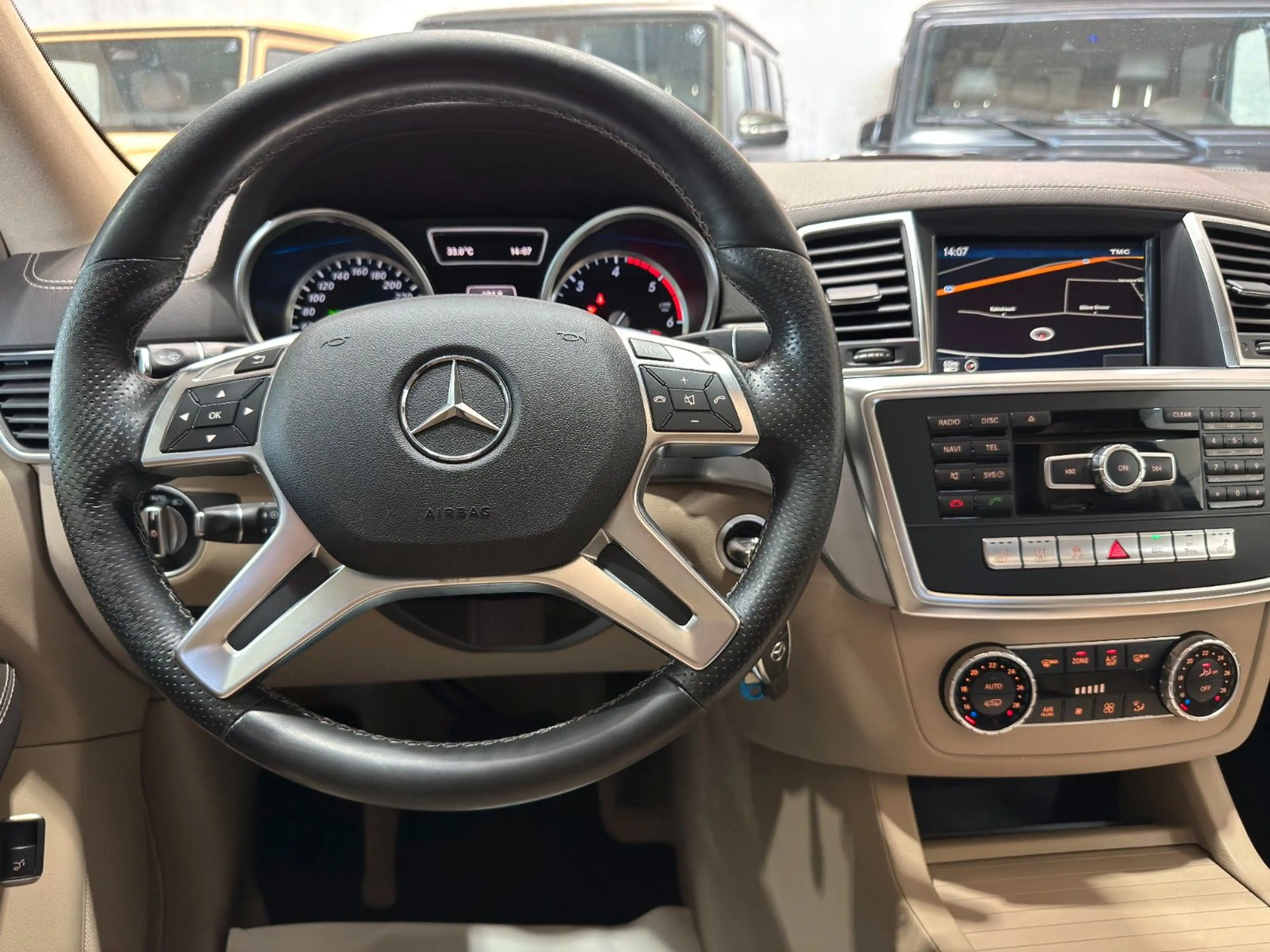 Mercedes-Benz GL 350 /BlueTec/4Matic/LED/PDC V+H/AHK/TEMP/NAVI — photo 13
