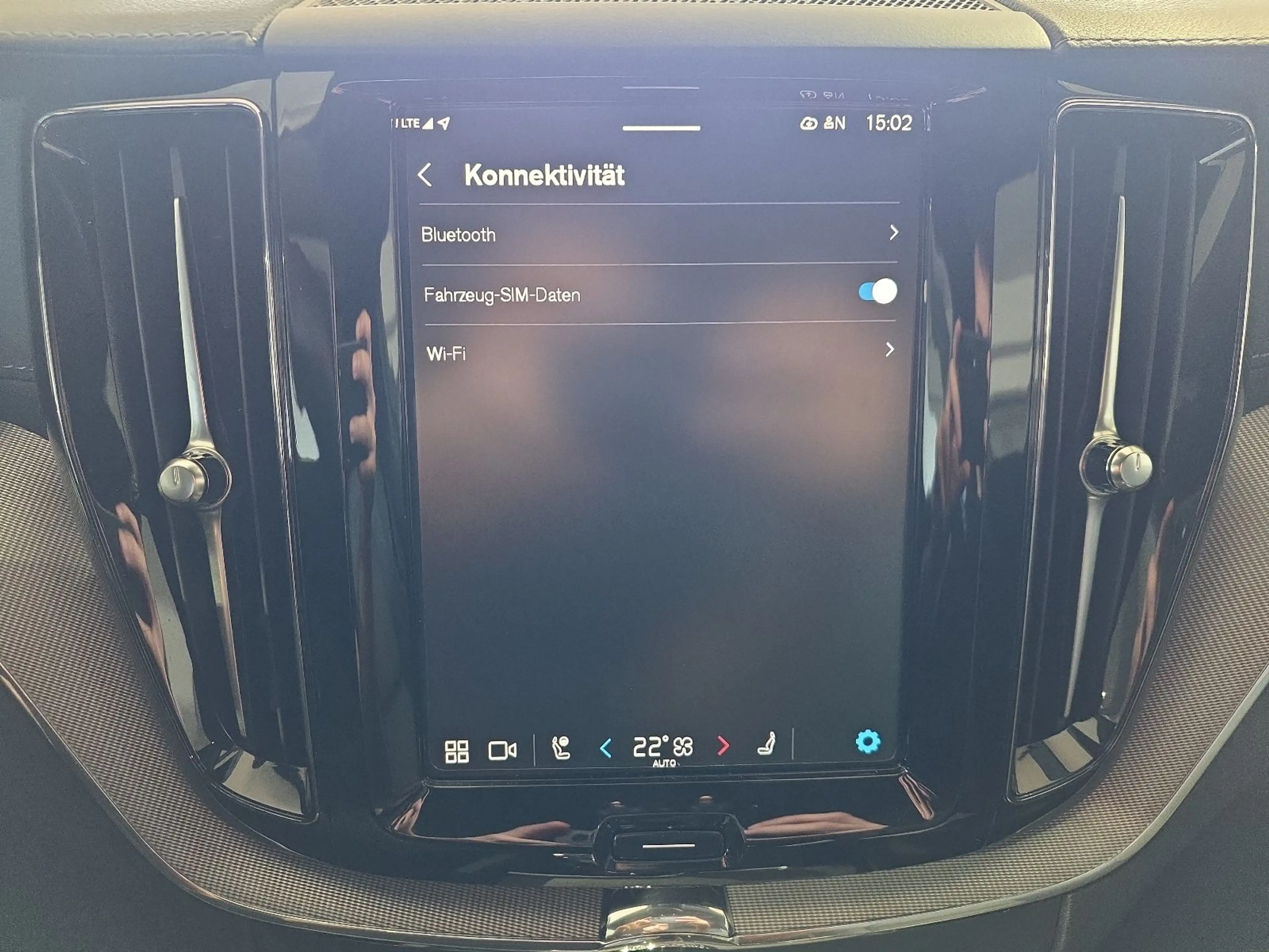 Volvo XC60 B5 Ultra Dark AWD ACC BLIS FourC AHK 360° — photo 31