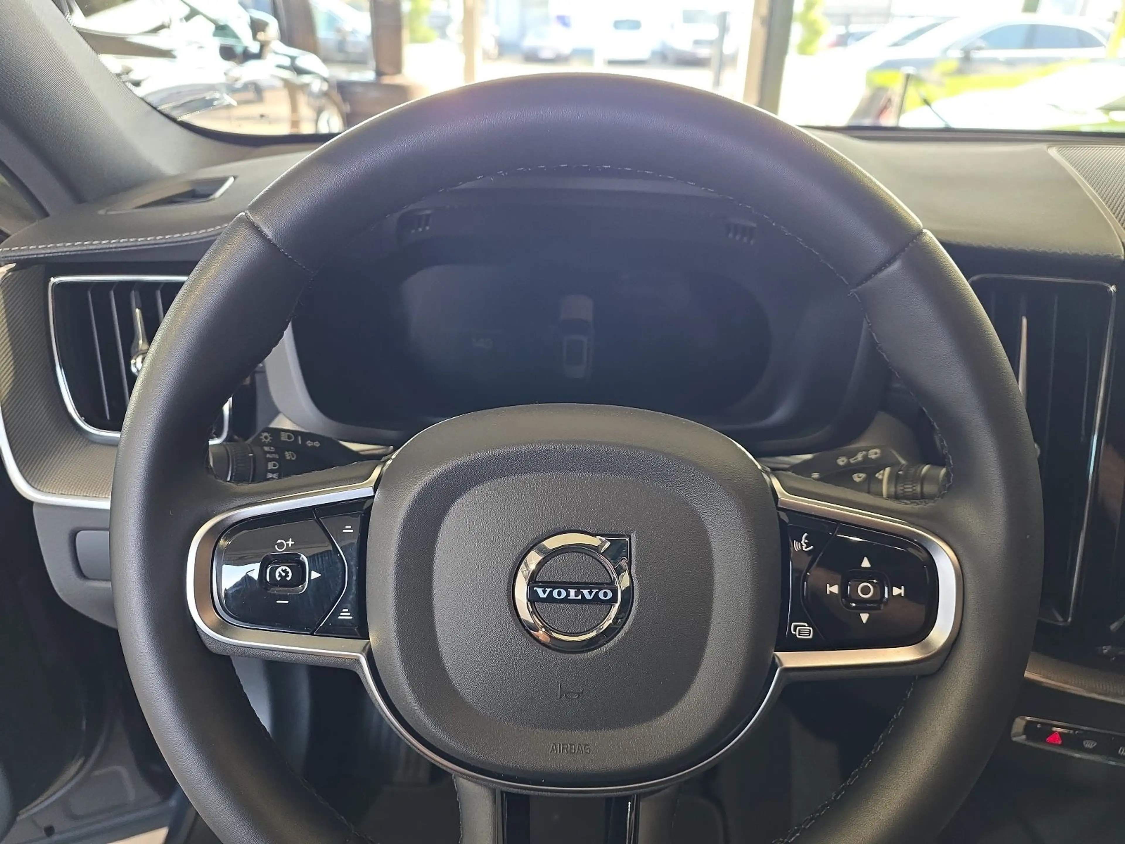 Volvo XC60 B5 Ultra Dark AWD ACC BLIS FourC AHK 360° — photo 24