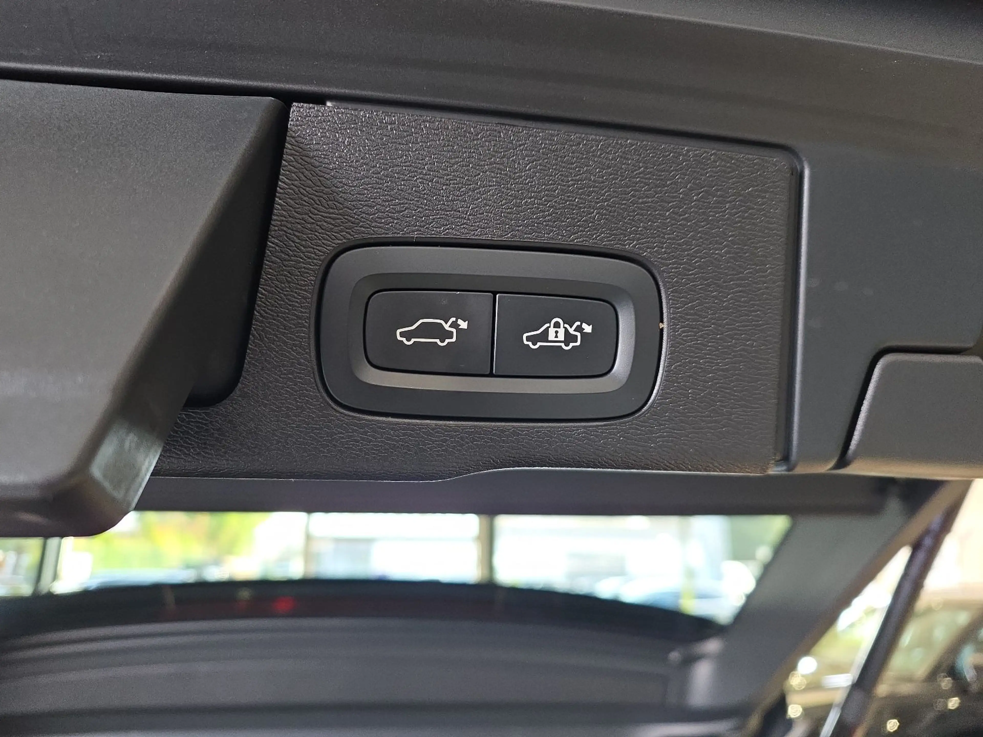 Volvo XC60 B5 Ultra Dark AWD ACC BLIS FourC AHK 360° — photo 16