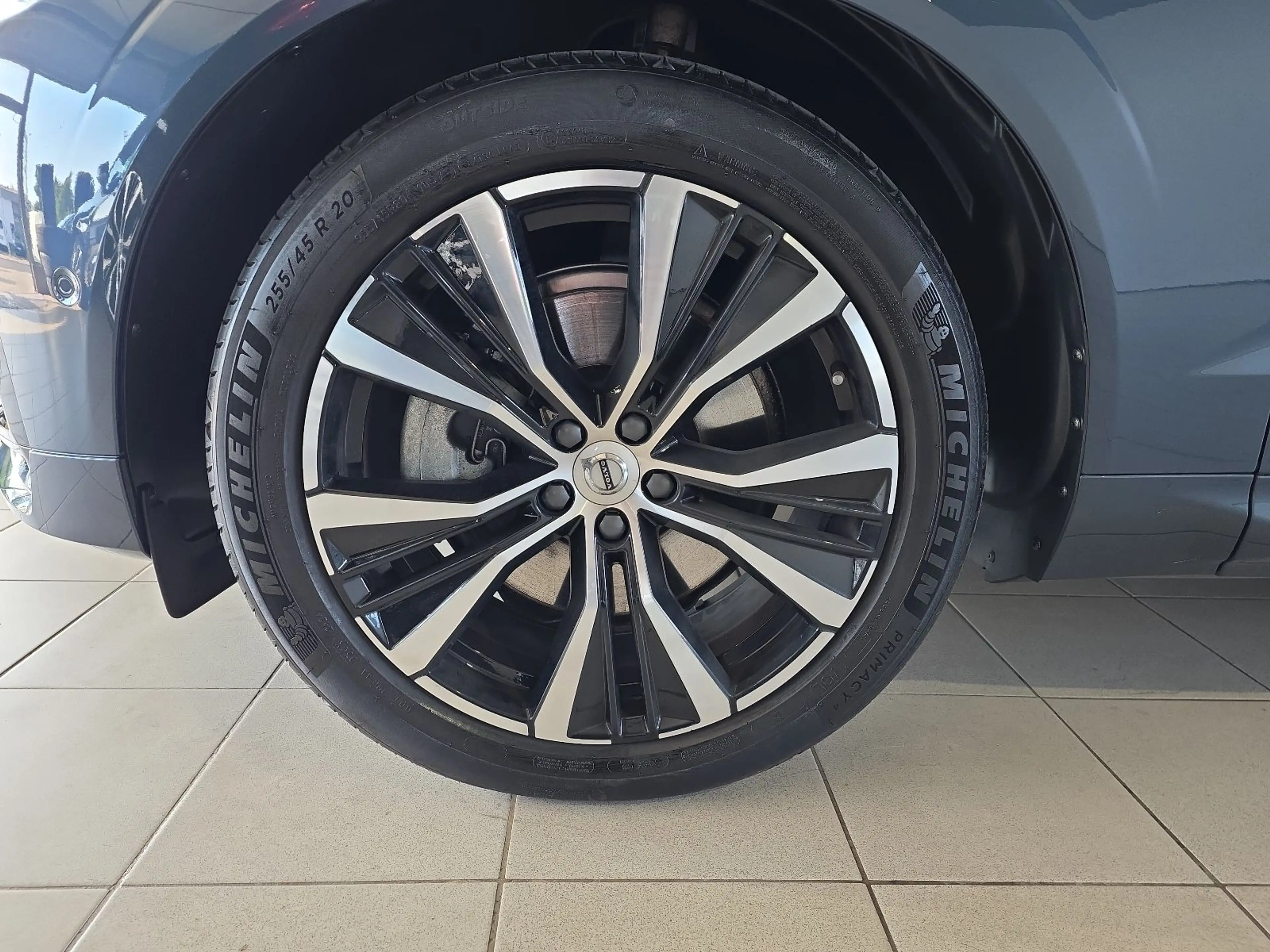 Volvo XC60 B5 Ultra Dark AWD ACC BLIS FourC AHK 360° — photo 35