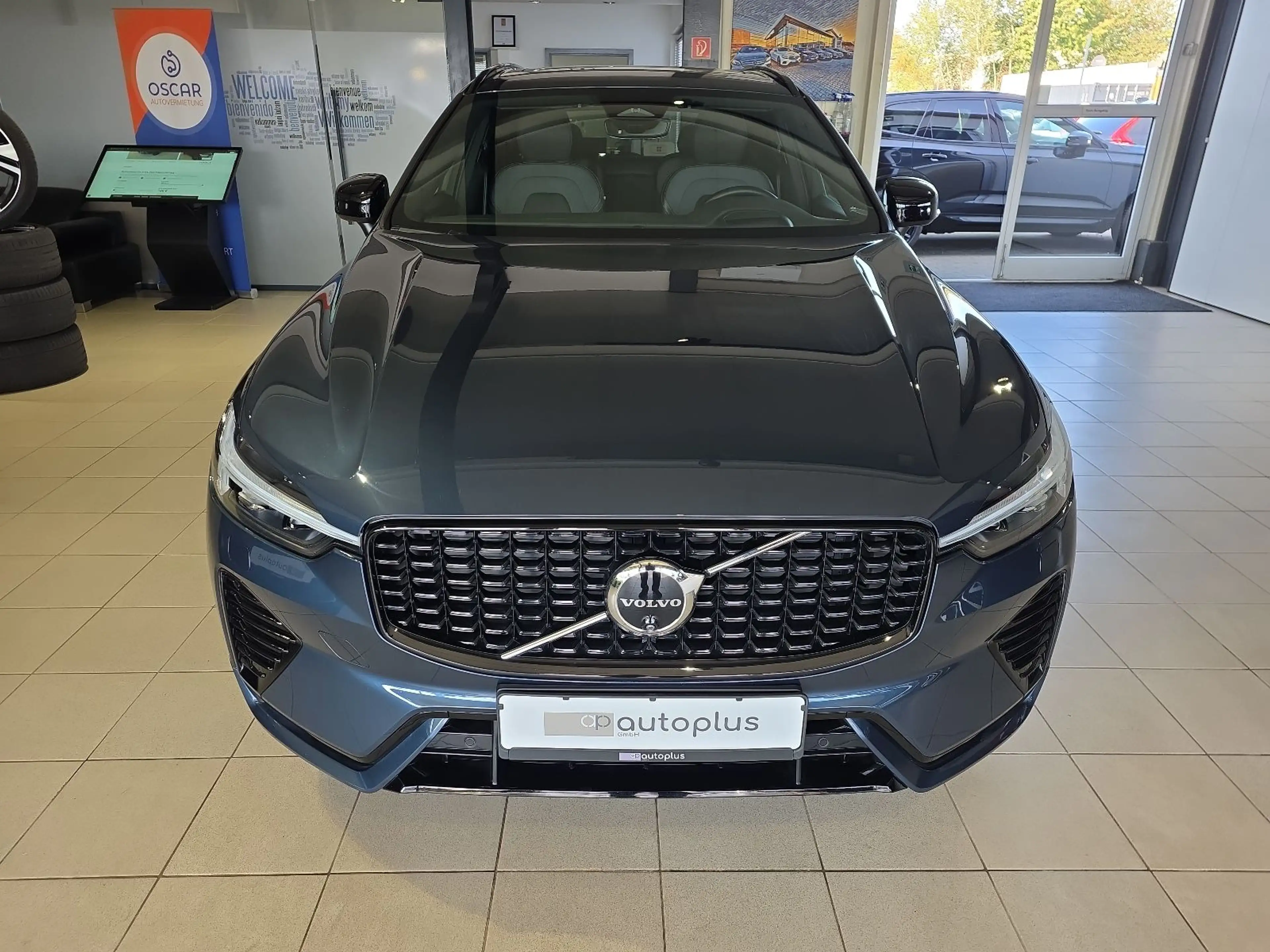 Volvo XC60 B5 Ultra Dark AWD ACC BLIS FourC AHK 360° — photo 3