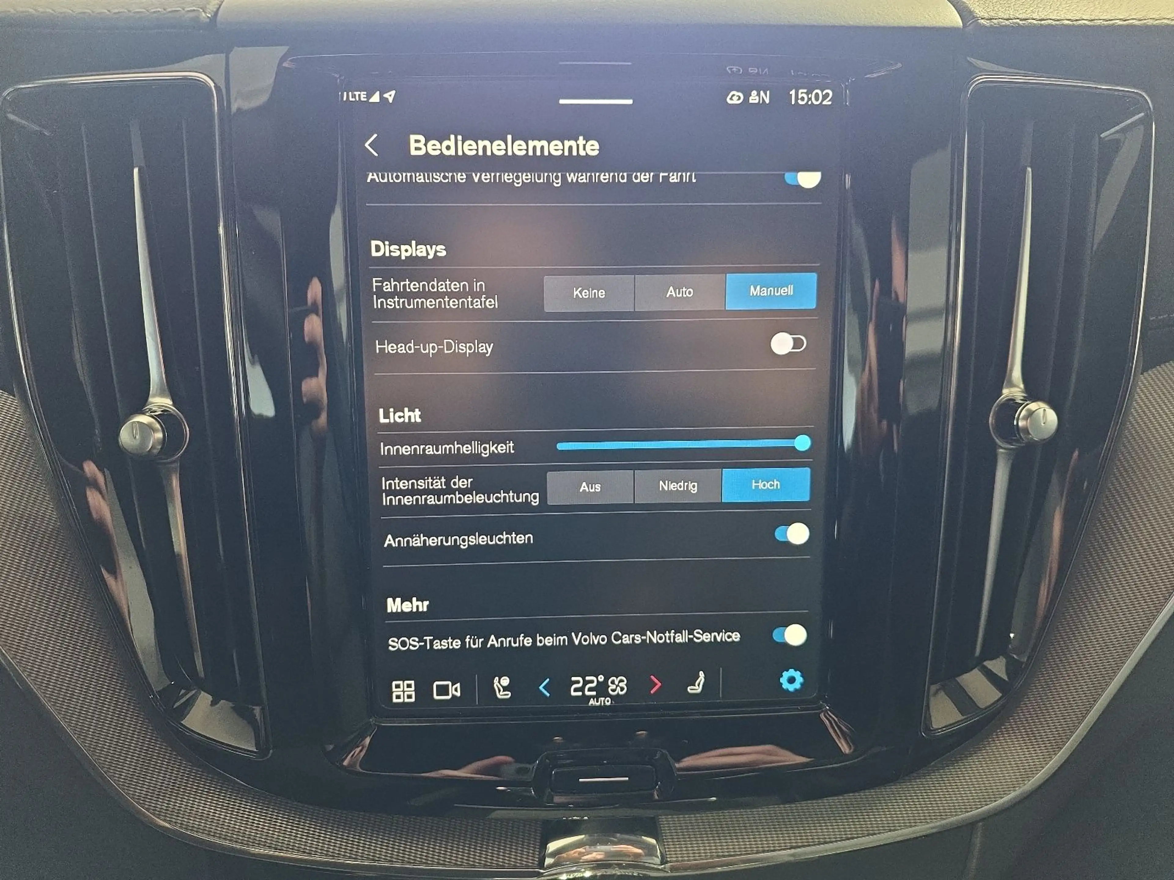 Volvo XC60 B5 Ultra Dark AWD ACC BLIS FourC AHK 360° — photo 32