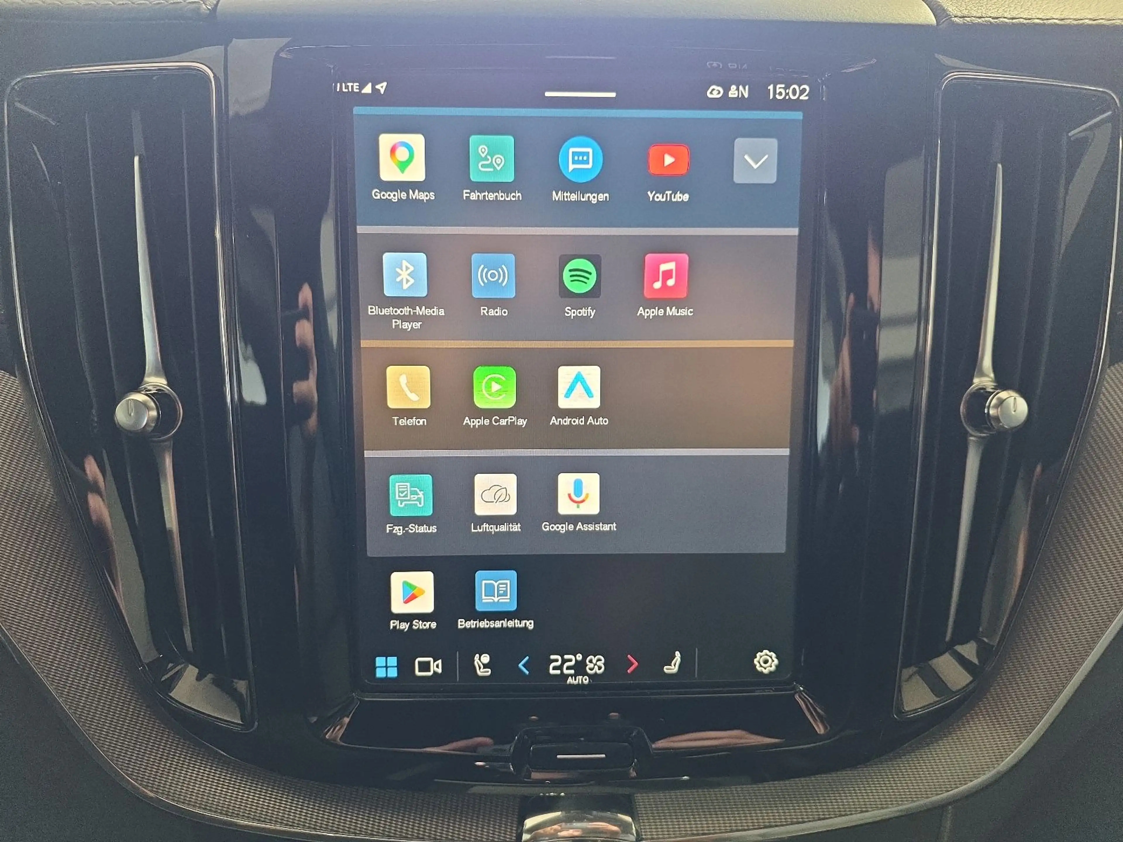Volvo XC60 B5 Ultra Dark AWD ACC BLIS FourC AHK 360° — photo 27