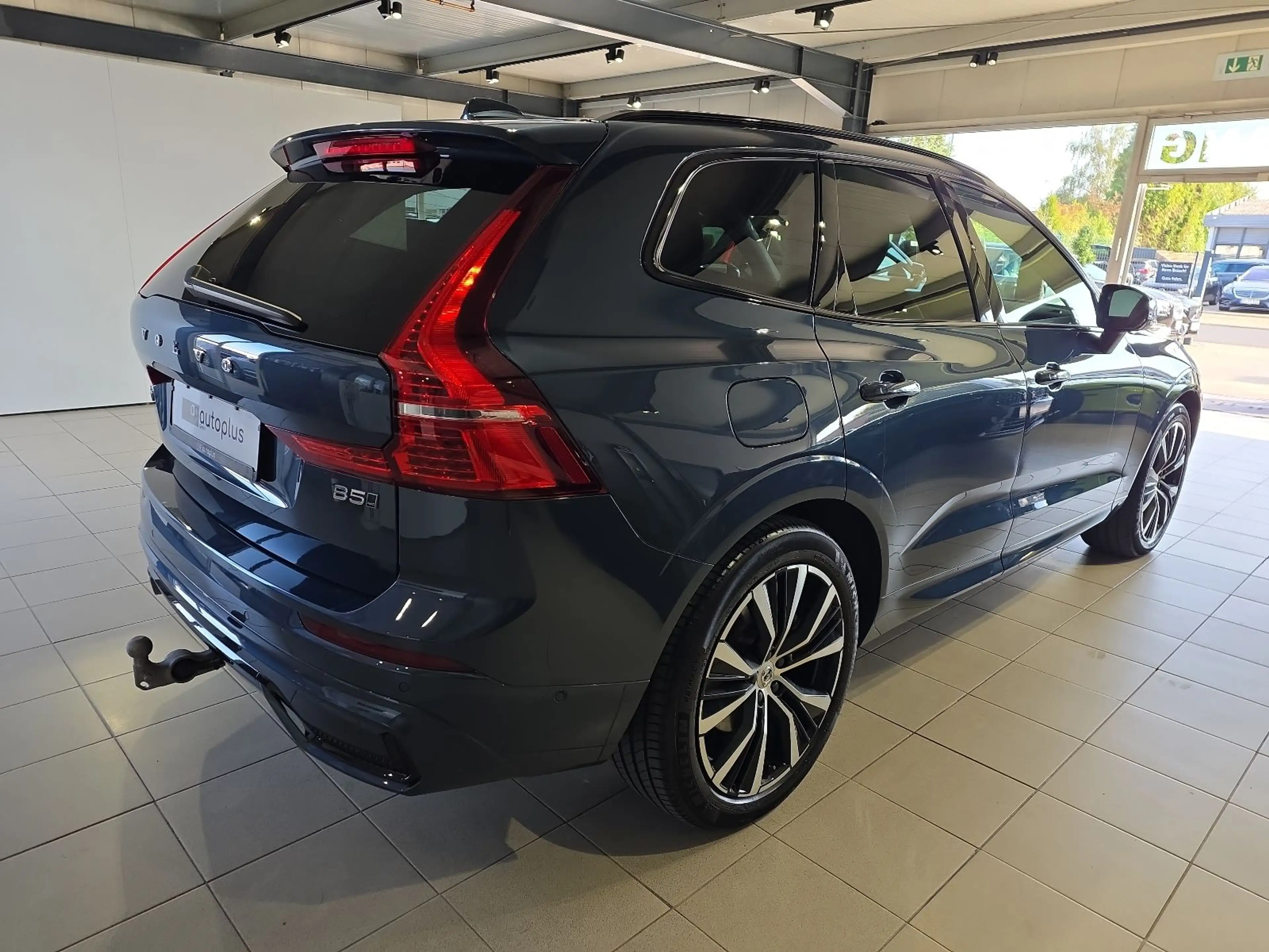 Volvo XC60 B5 Ultra Dark AWD ACC BLIS FourC AHK 360° — photo 6