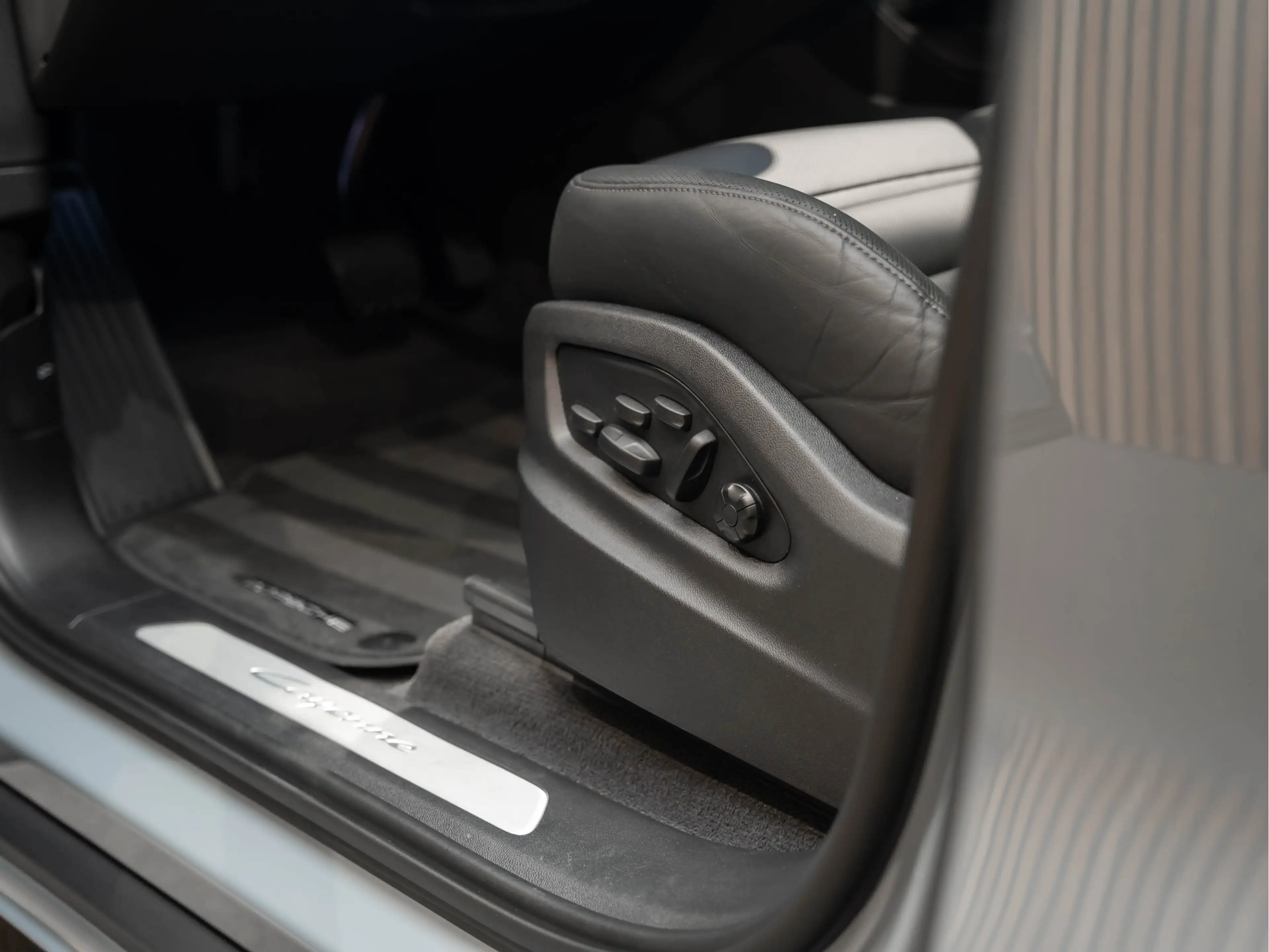 Porsche Cayenne E-Hybrid Sportdesign Sportuitlaat BOSE 3.0 E-Hybri — photo 25