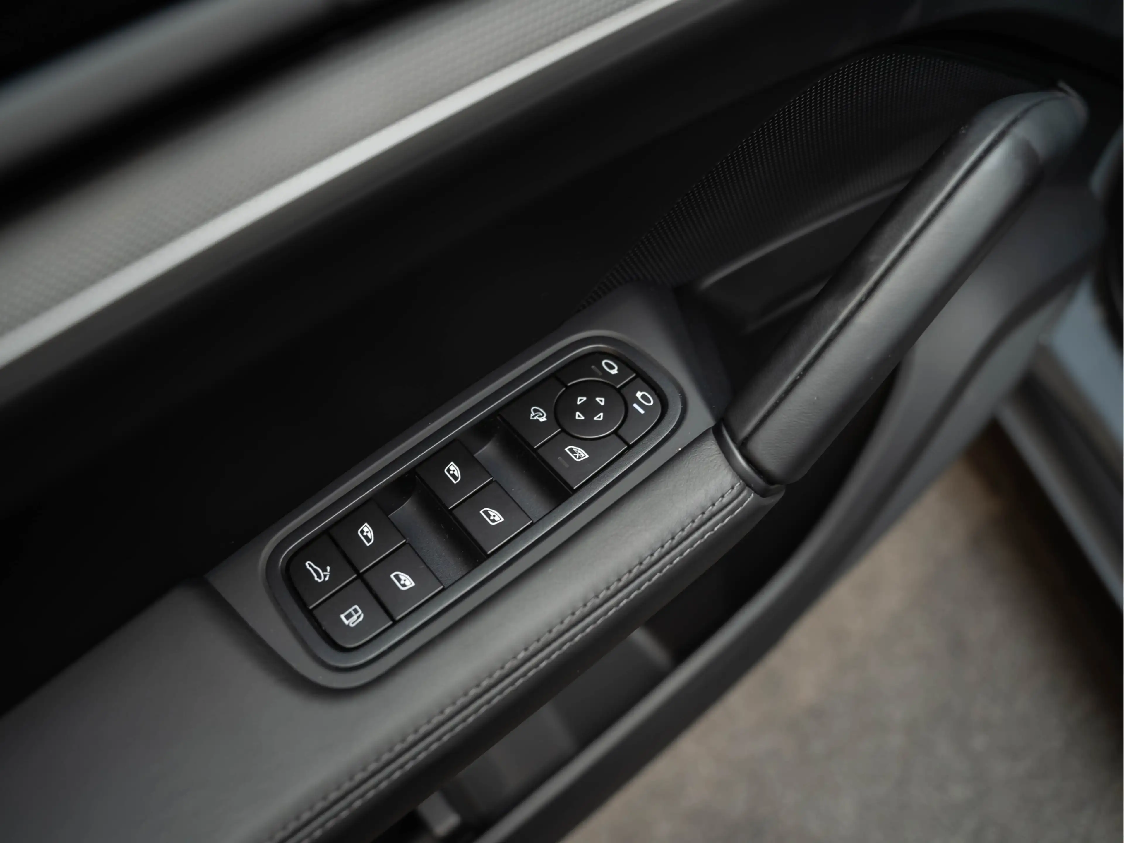 Porsche Cayenne E-Hybrid Sportdesign Sportuitlaat BOSE 3.0 E-Hybri — photo 19
