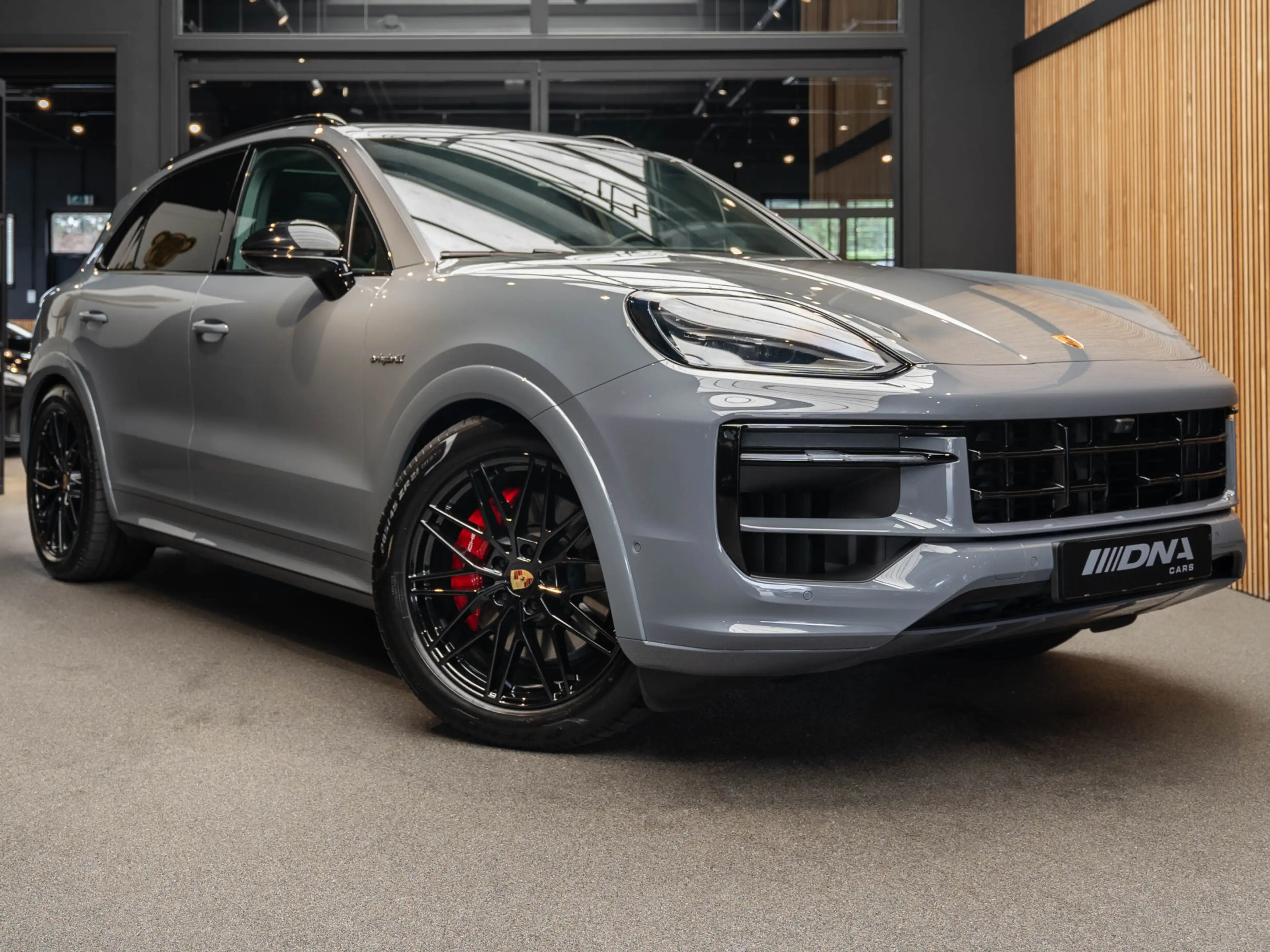 Porsche Cayenne E-Hybrid Sportdesign Sportuitlaat BOSE 3.0 E-Hybri