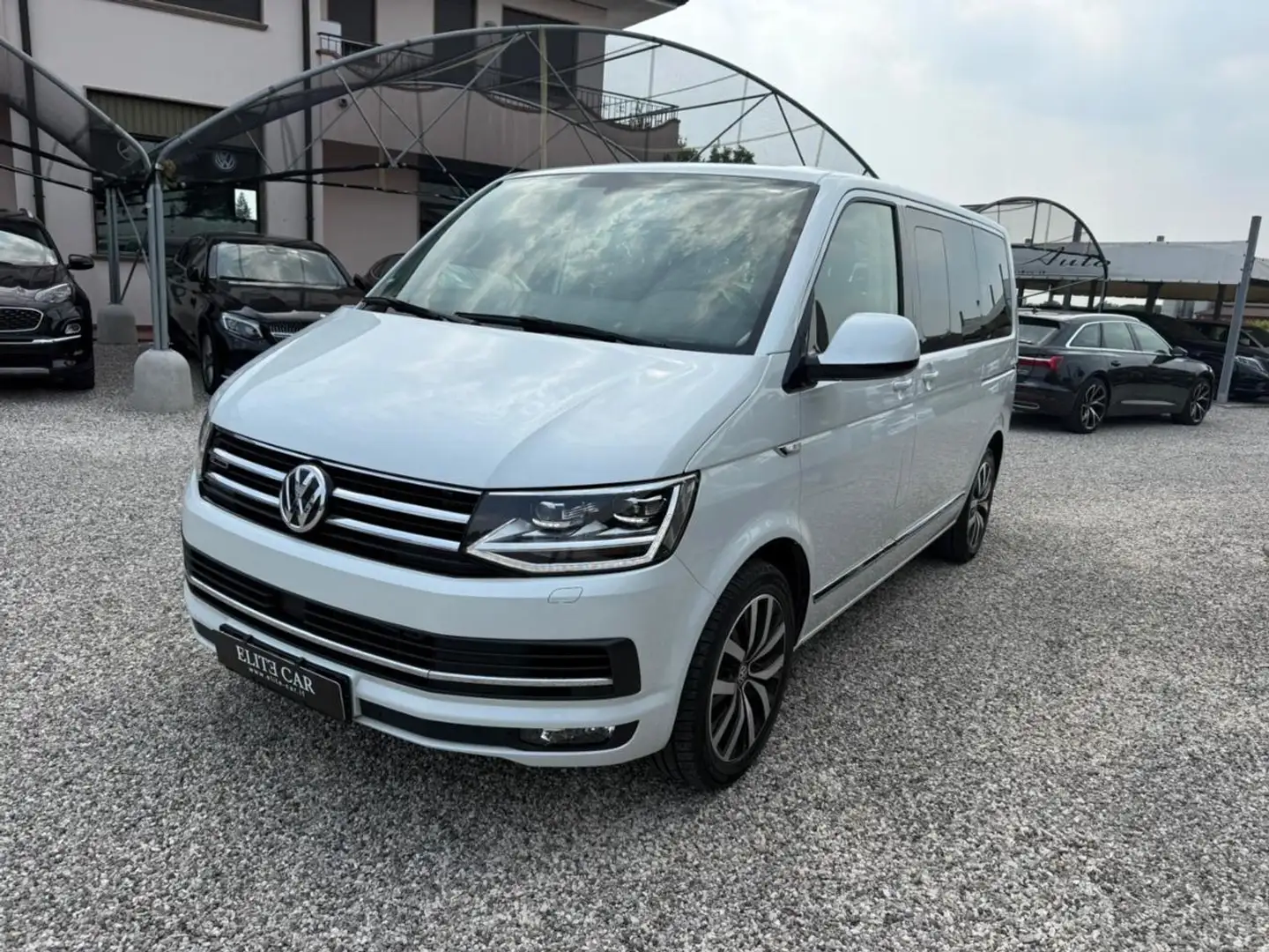 Volkswagen T6 Multivan 2.0 TDI 204CV DSG 4Motion Highline Bianco - 1