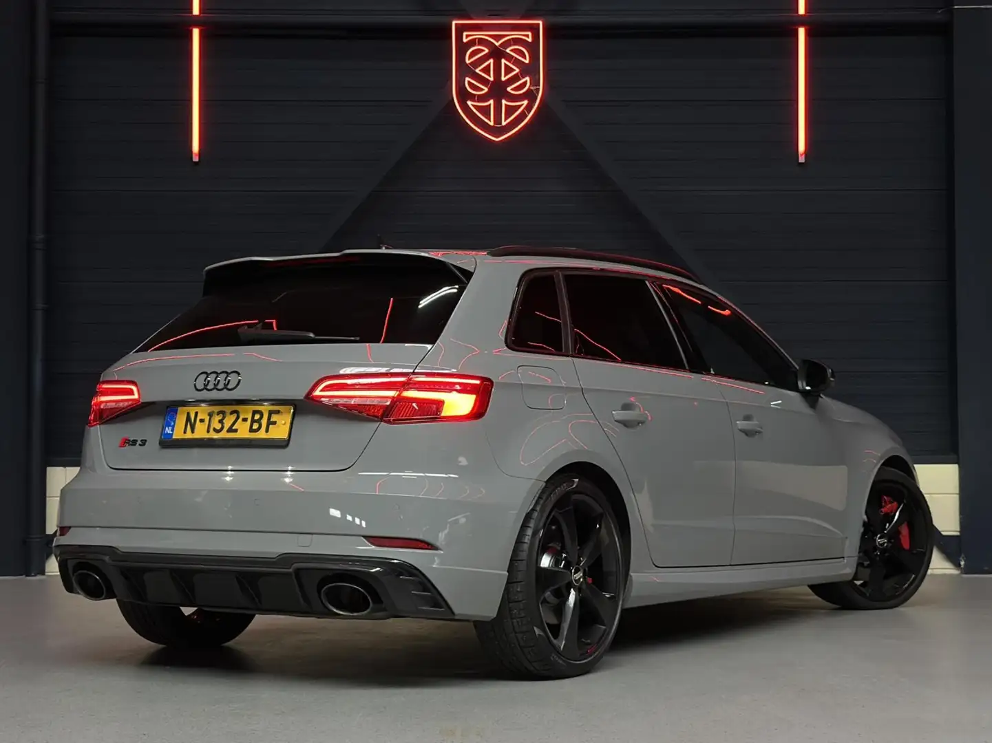 Audi RS3 2.5 TFSI Quattro |PANO|B&O|CAMERA|CARBON|STOELVERW Gris - 2