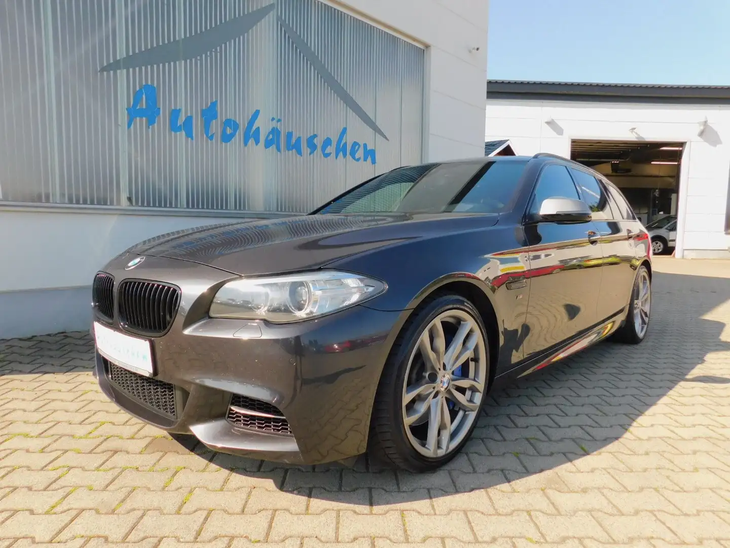 BMW 550 d xDrive Touring Xenon/Panorama/Alcantara Grey - 1