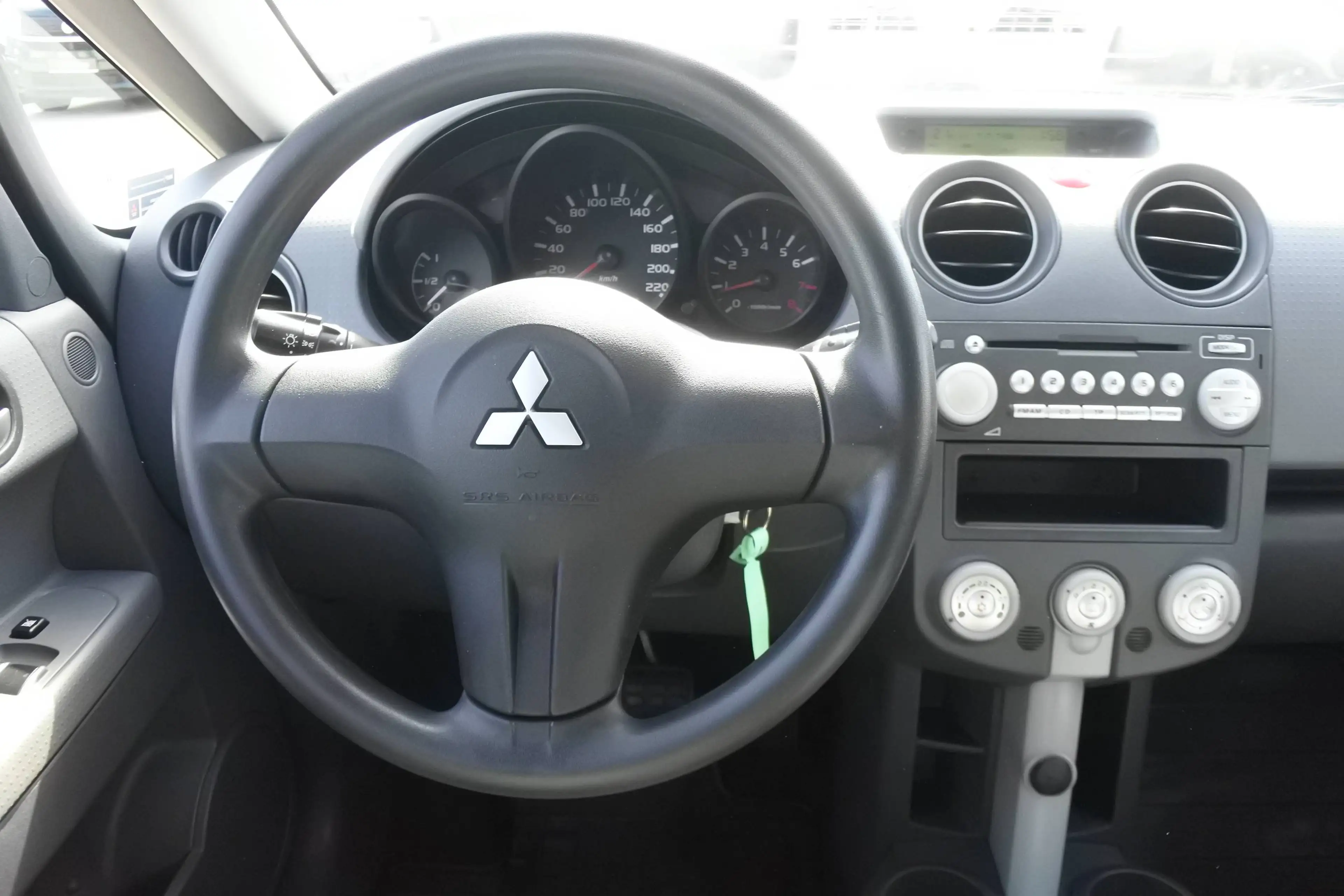 Mitsubishi Colt Colt Invite 1,3 Aut. Invite/NUR 45800KM!!/1.BESITZ — photo 12
