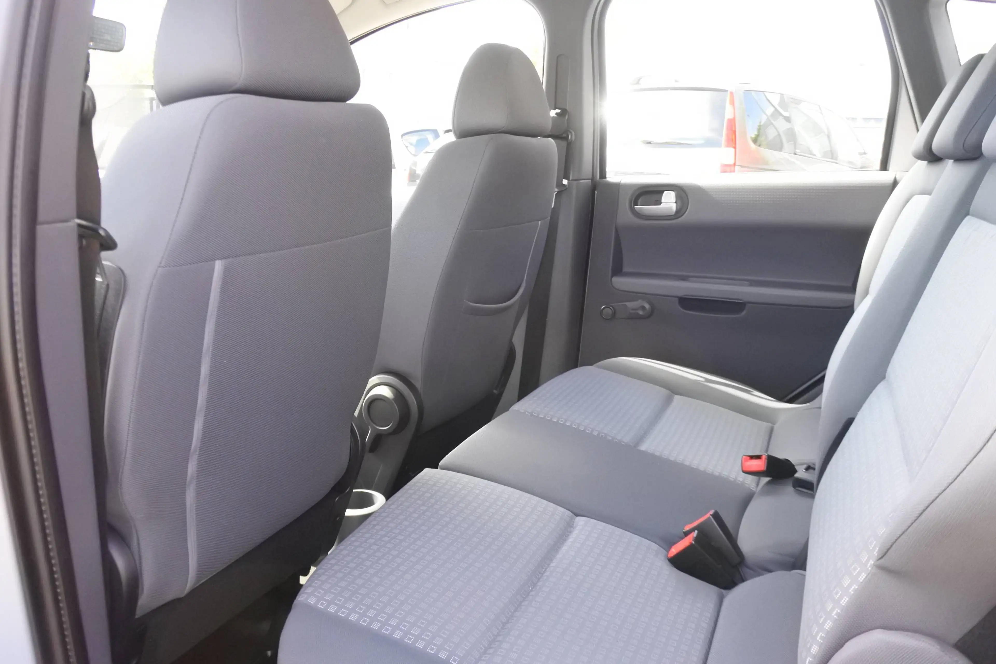 Mitsubishi Colt Colt Invite 1,3 Aut. Invite/NUR 45800KM!!/1.BESITZ — photo 15