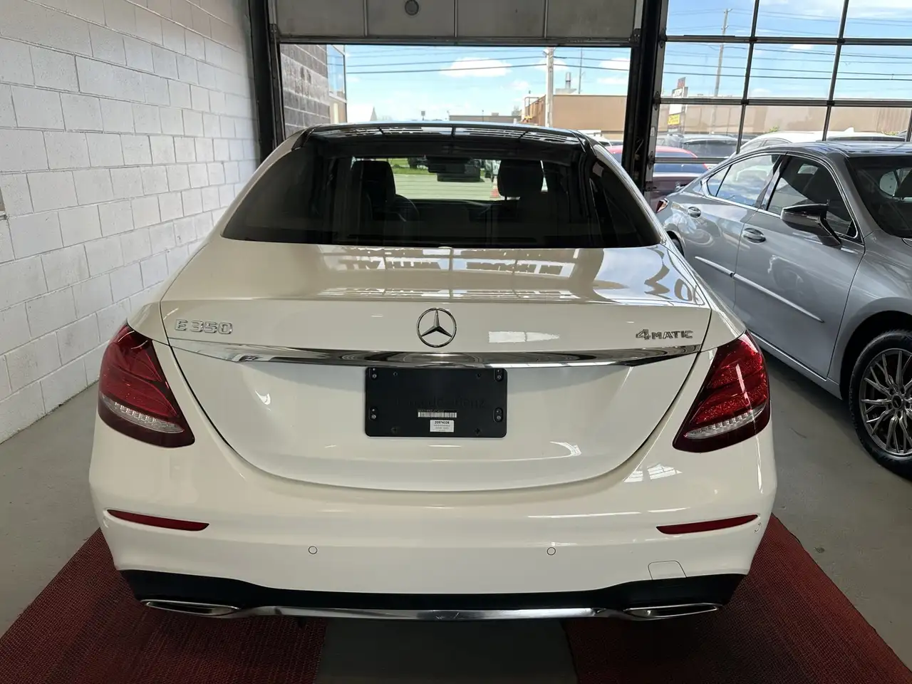 Mercedes-Benz E-Class photo Mercedes-Benz E-Class