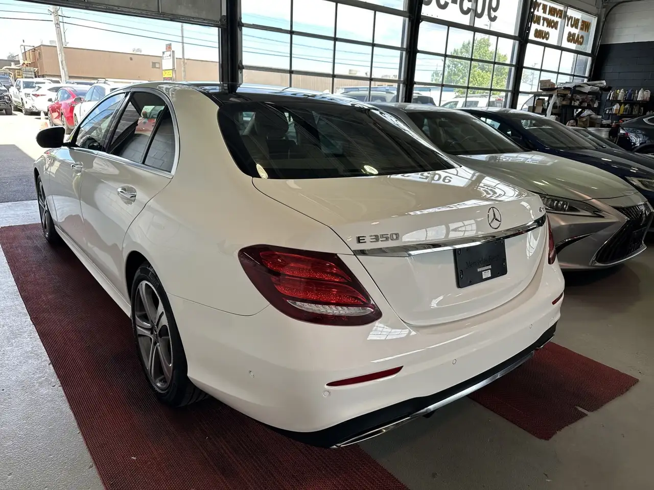 Mercedes-Benz E-Class photo Mercedes-Benz E-Class