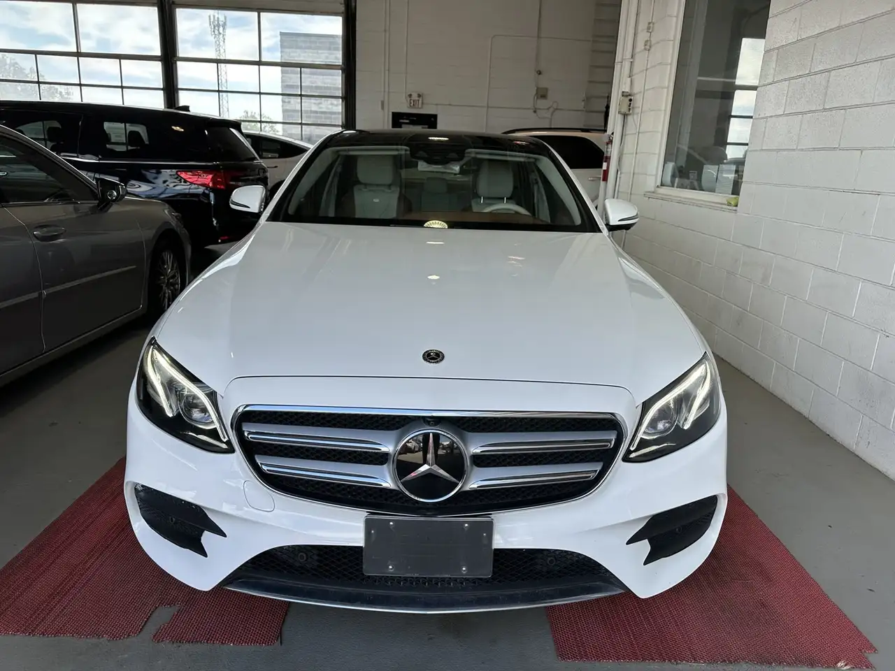 Mercedes-Benz E-Class photo Mercedes-Benz E-Class