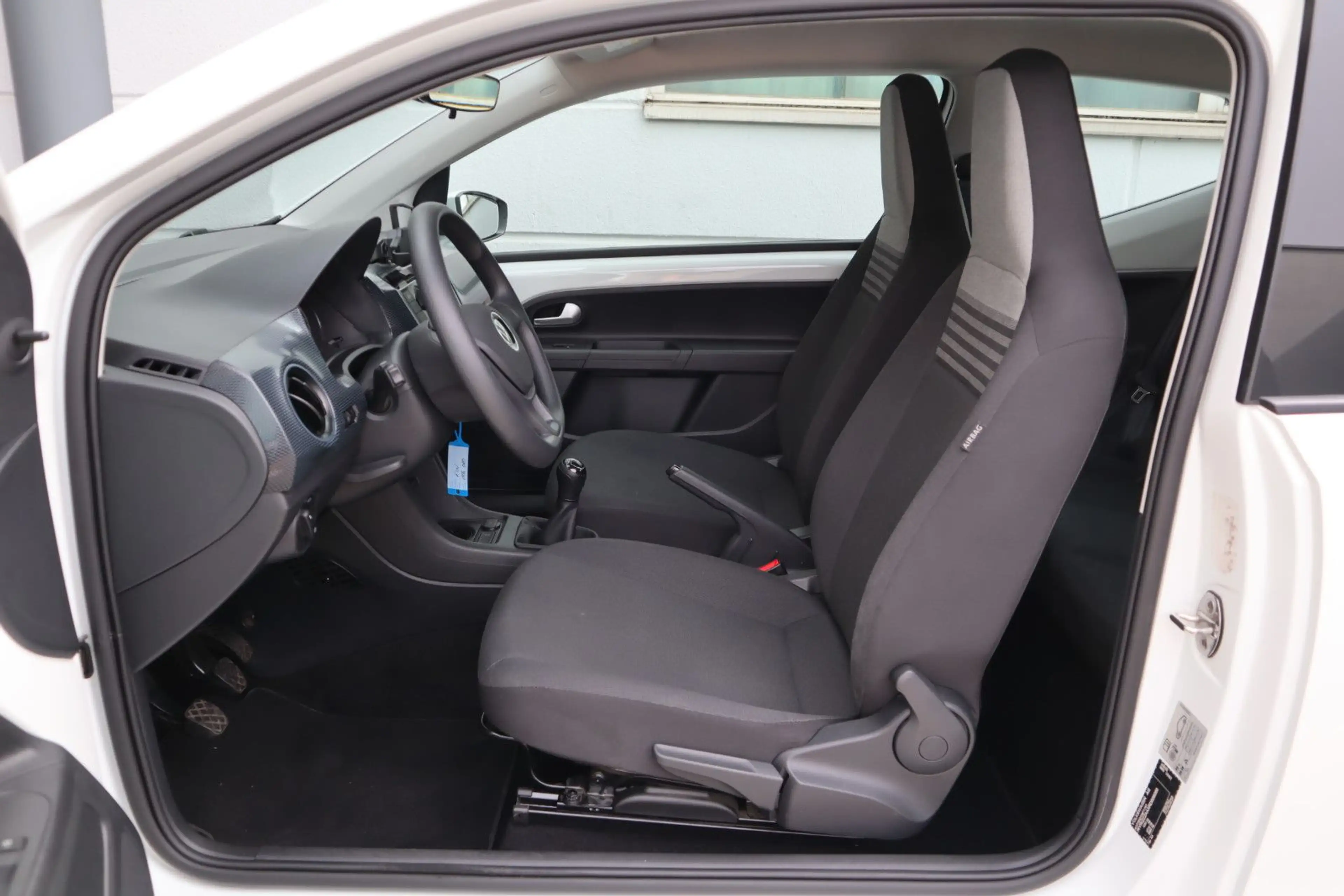Volkswagen up! move up! /KLIMA/KAMERA/TEMPOMAT/ — photo 10