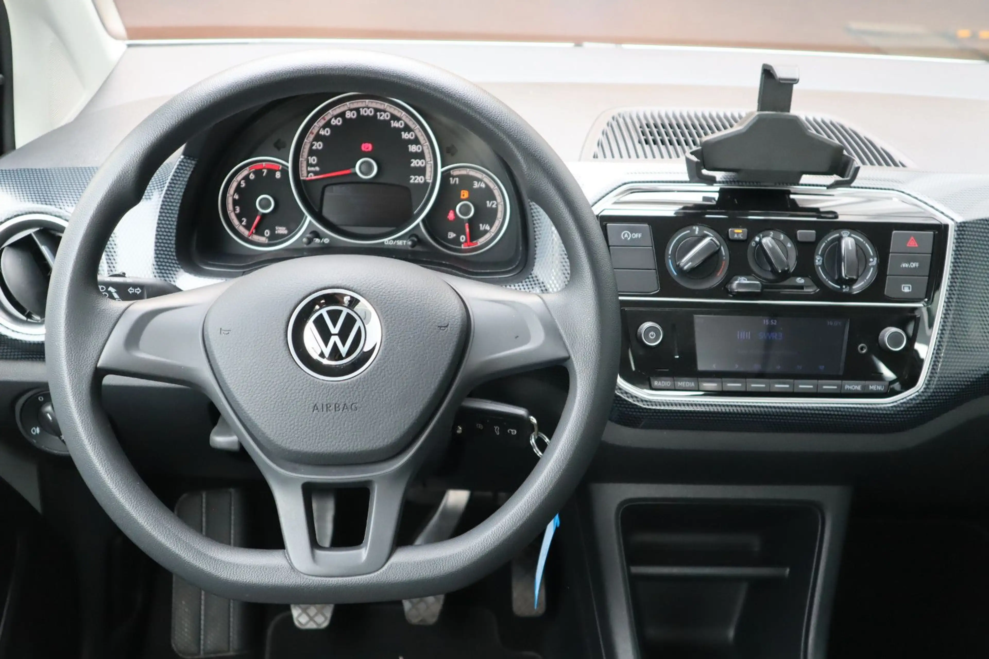 Volkswagen up! move up! /KLIMA/KAMERA/TEMPOMAT/ — photo 12