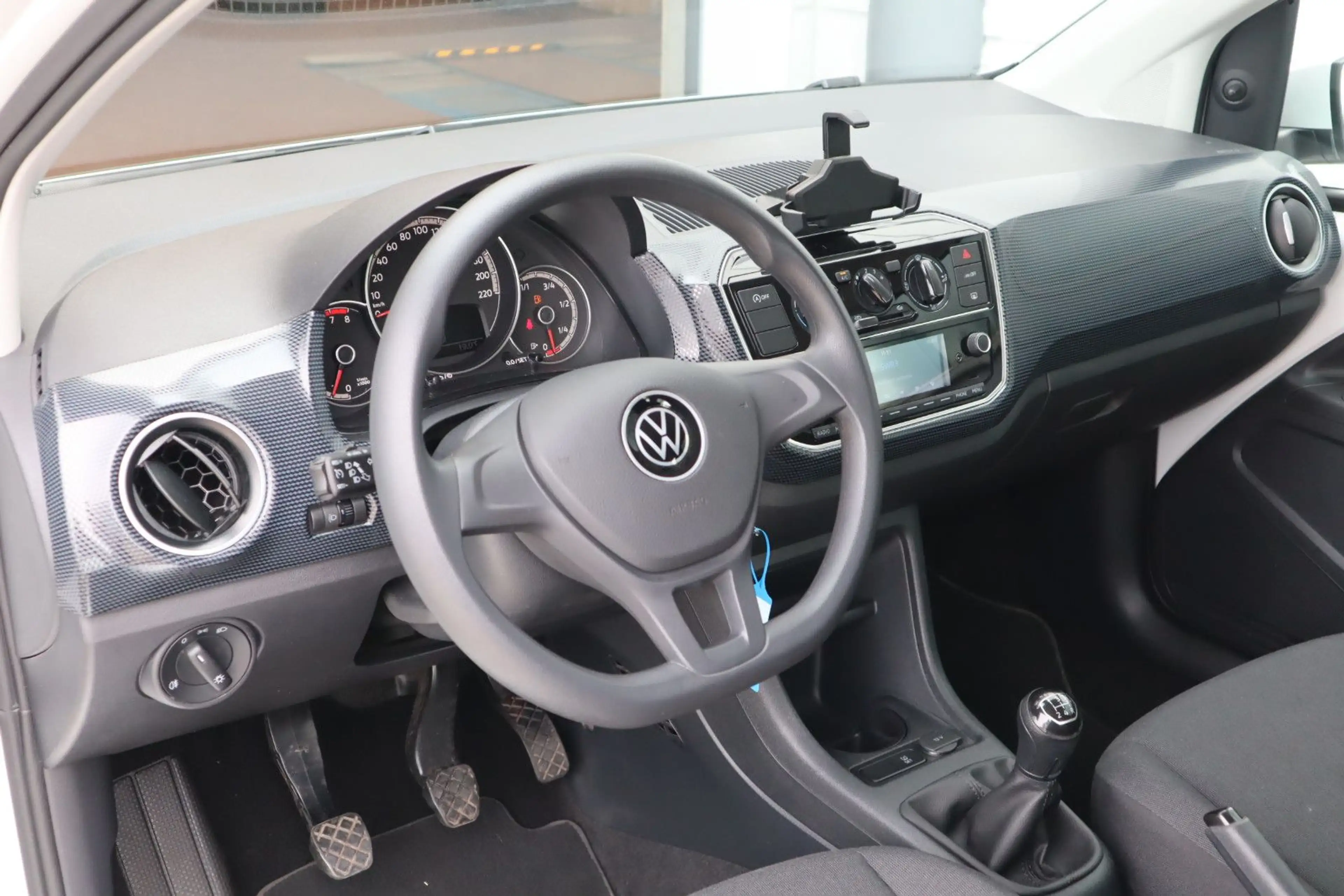 Volkswagen up! move up! /KLIMA/KAMERA/TEMPOMAT/ — photo 9