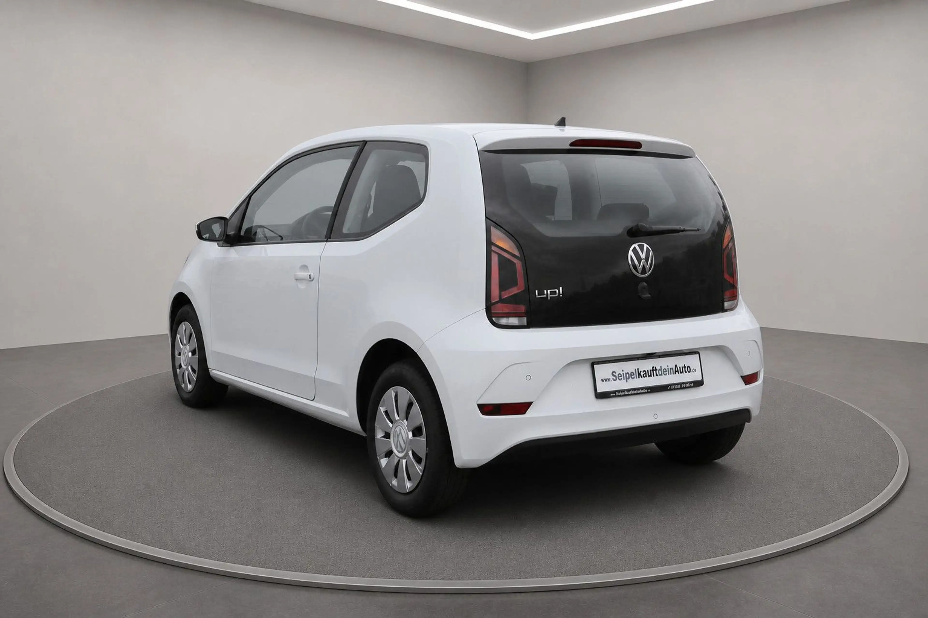 Volkswagen up! move up! /KLIMA/KAMERA/TEMPOMAT/ — photo 3