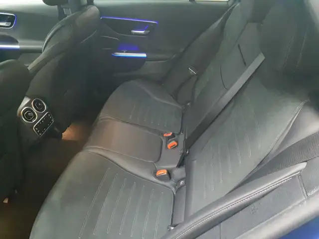 Mercedes-Benz C-Class view 13