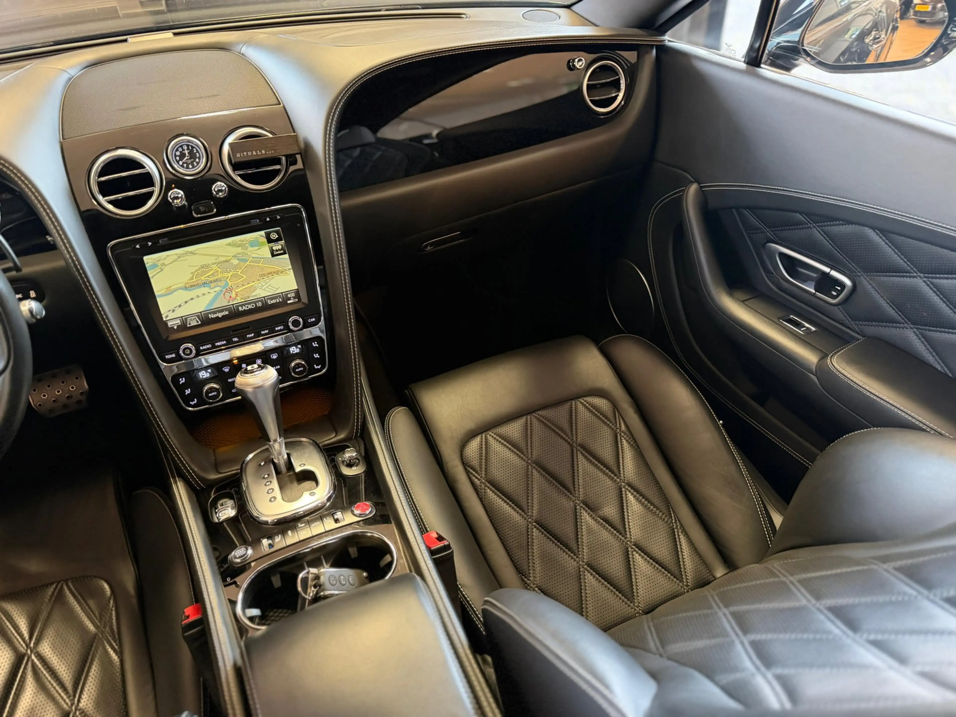 Bentley Continental GT 4.0 V8 Coupé 507PK Airmatic Massage Keyless Ventil — photo 15