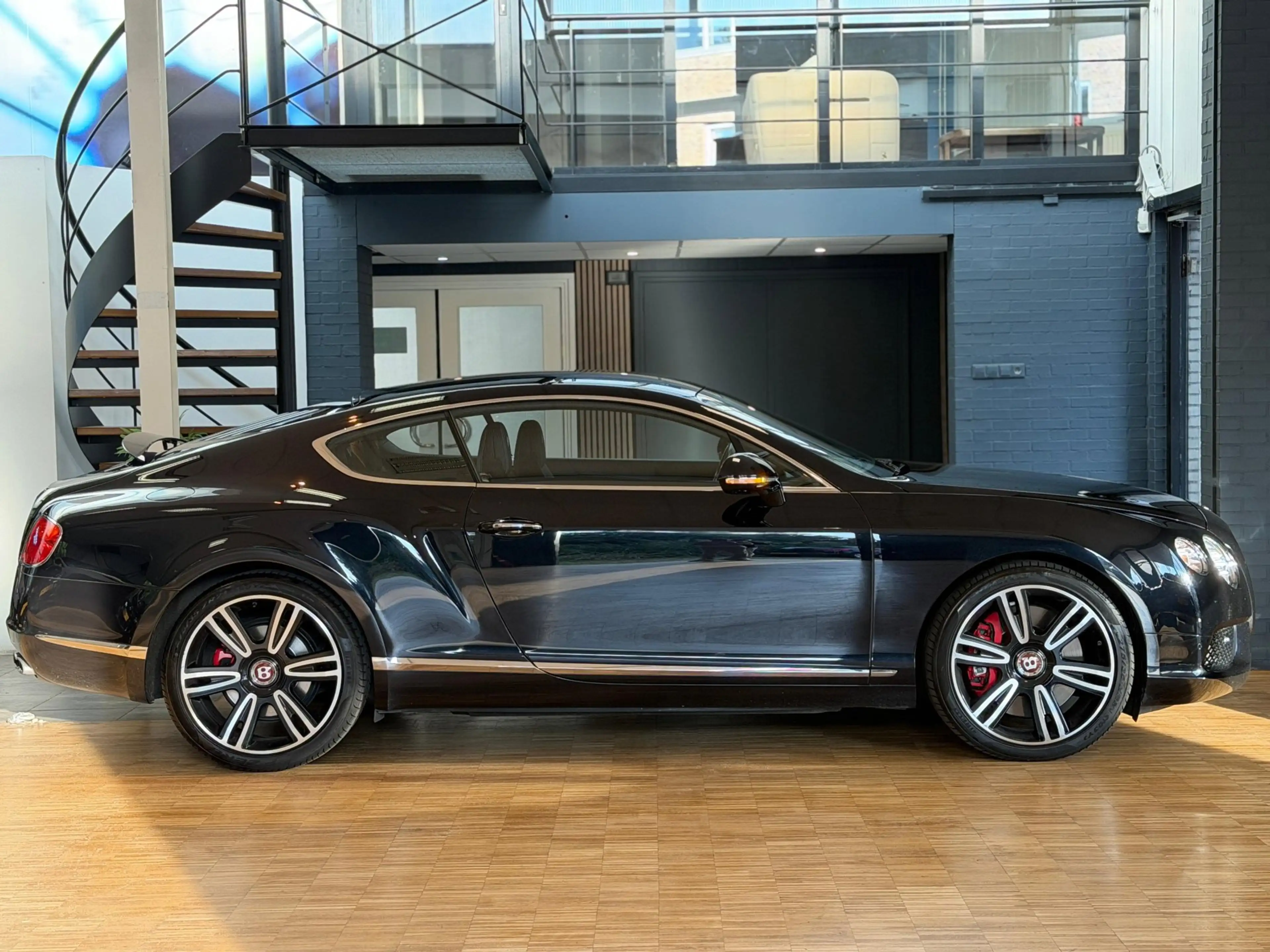 Bentley Continental GT 4.0 V8 Coupé 507PK Airmatic Massage Keyless Ventil — photo 9
