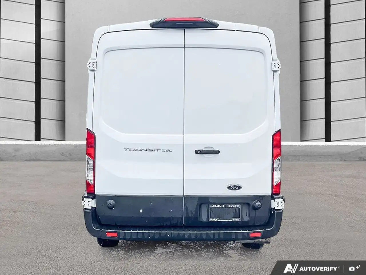 Ford Transit Cargo Van снимка Ford Transit Cargo Van