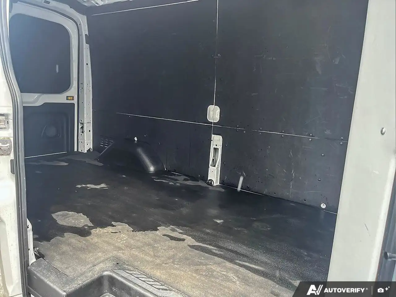 Ford Transit Cargo Van снимка Ford Transit Cargo Van