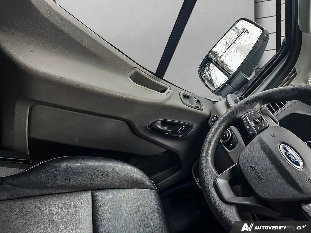 Ford Transit Cargo Van снимка Ford Transit Cargo Van