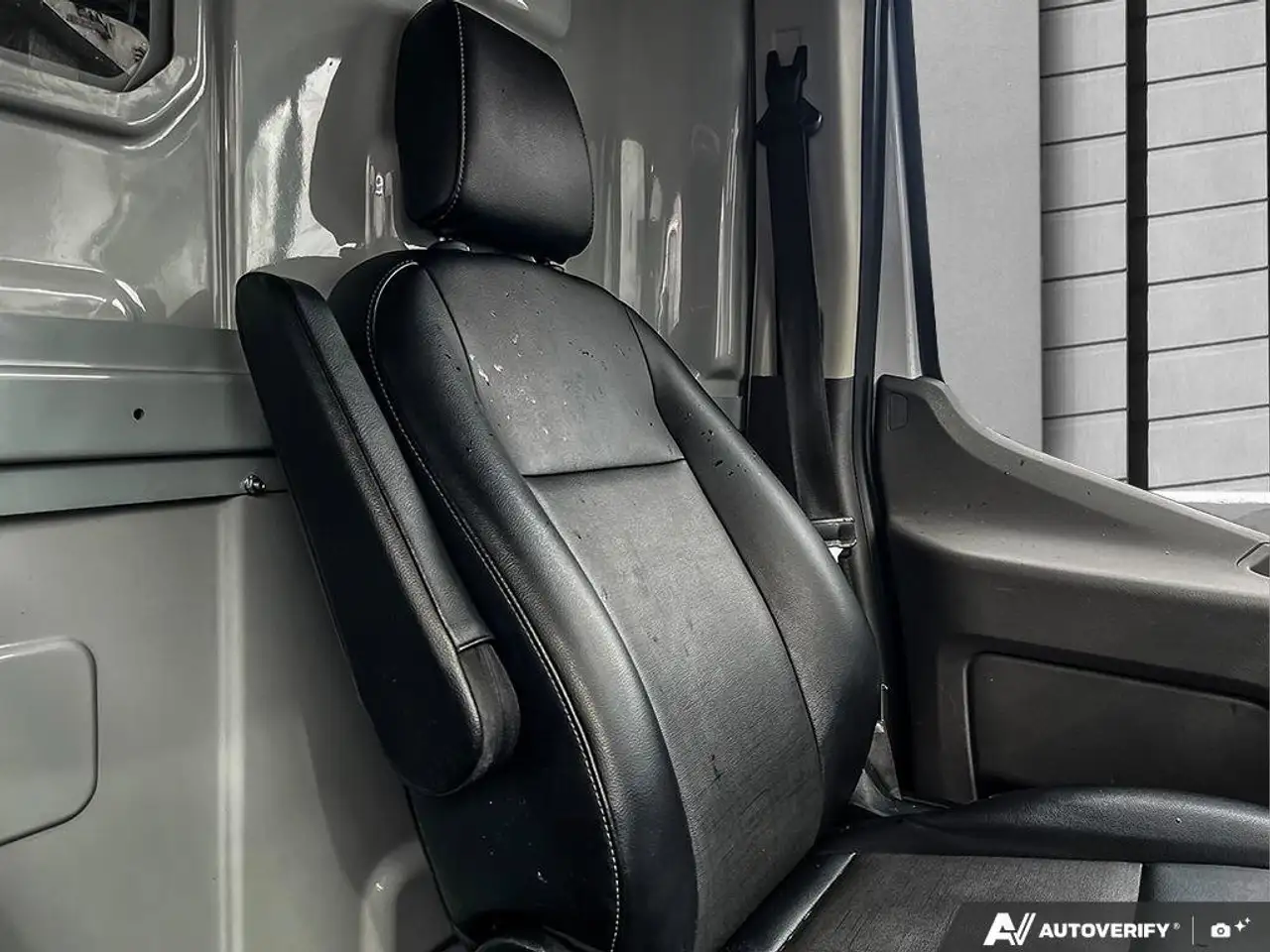 Ford Transit Cargo Van снимка Ford Transit Cargo Van