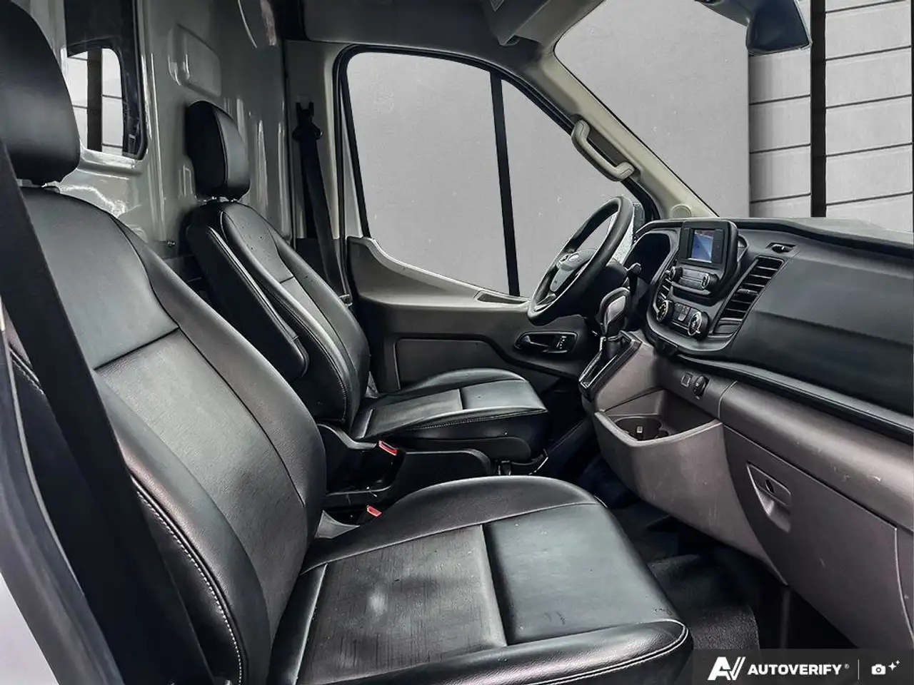 Ford Transit Cargo Van снимка Ford Transit Cargo Van