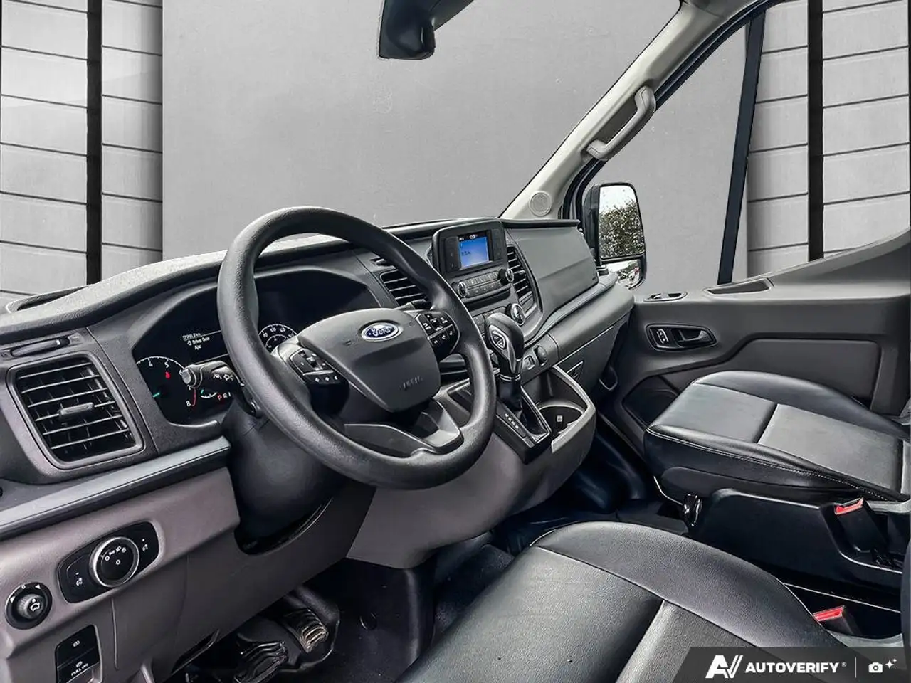 Ford Transit Cargo Van снимка Ford Transit Cargo Van