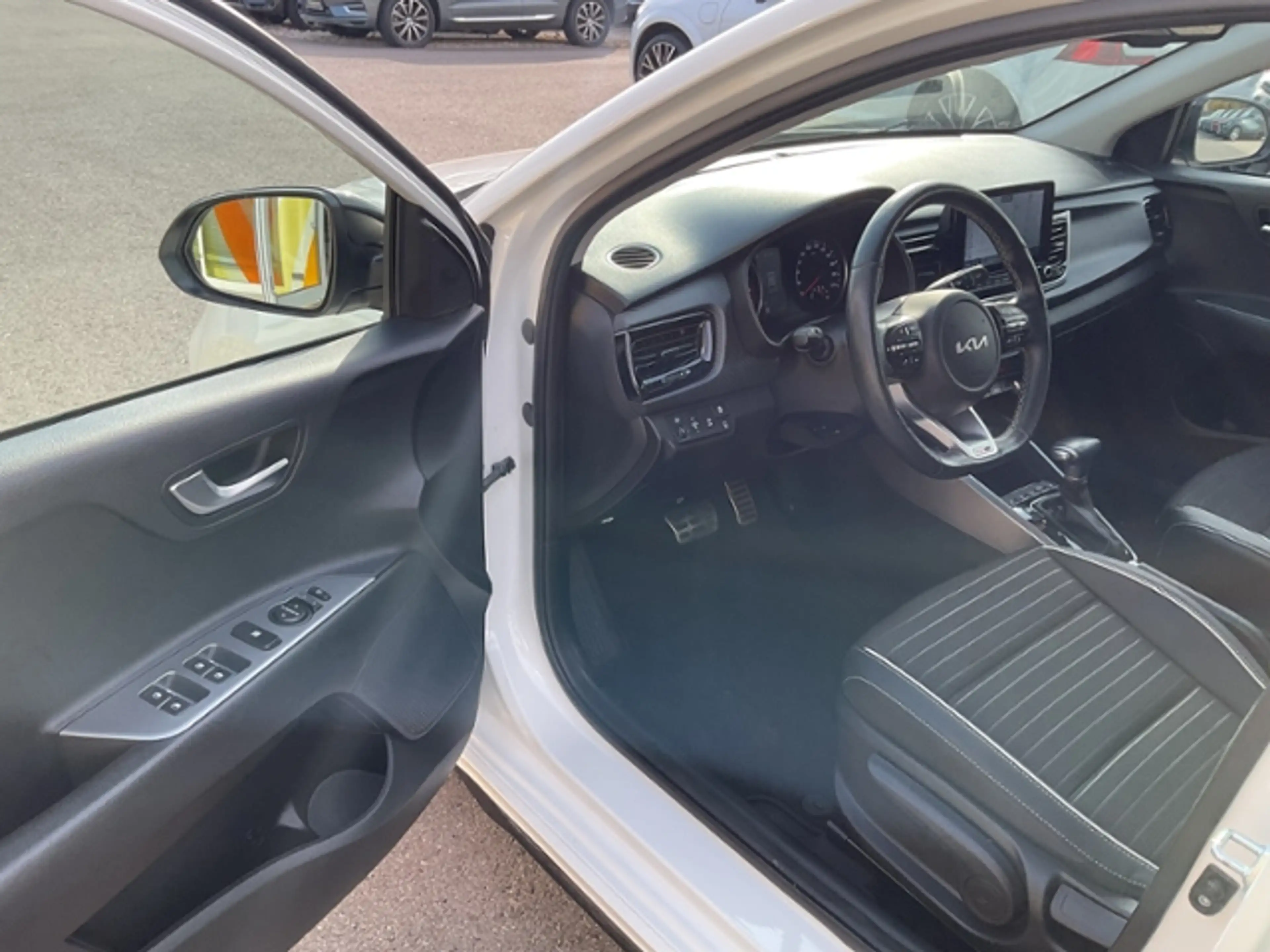 Kia Rio 1,0 GT-Line ACC BLIS Kamera DAB LED 17" — photo 15
