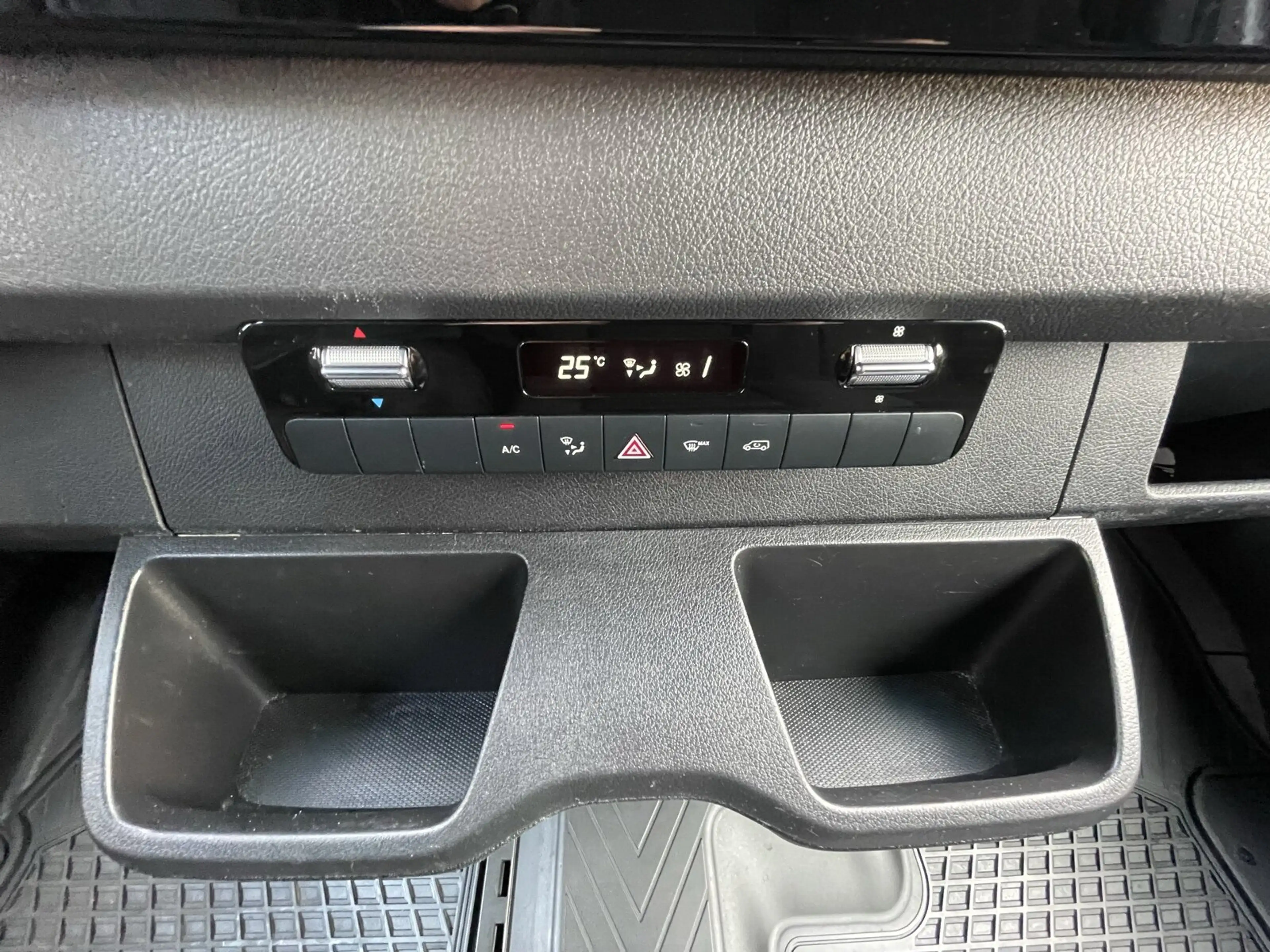 Mercedes-Benz Sprinter Sprinter 317 CDI Hochdach +Pro+Basic+Navi+Autom. — photo 16