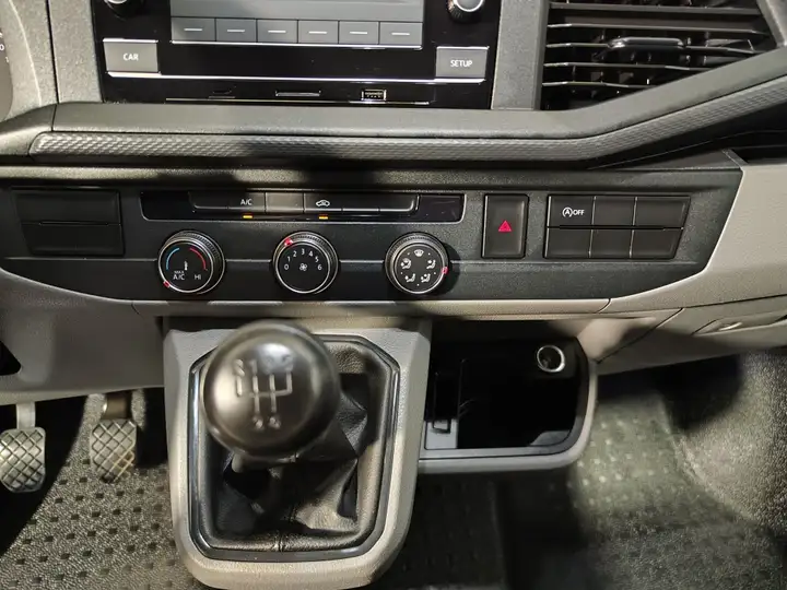Volkswagen Transporter 2021, foto 18