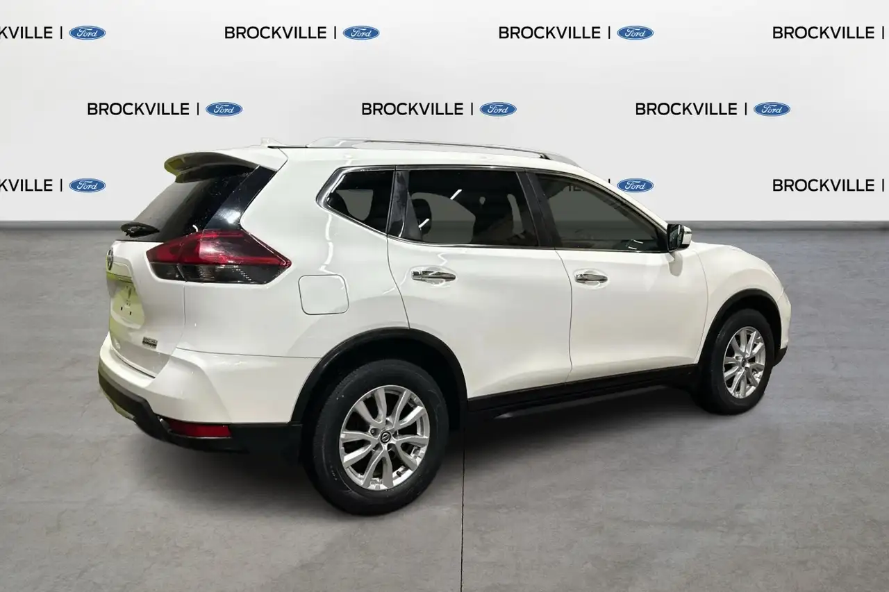 Nissan Rogue снимка Nissan Rogue