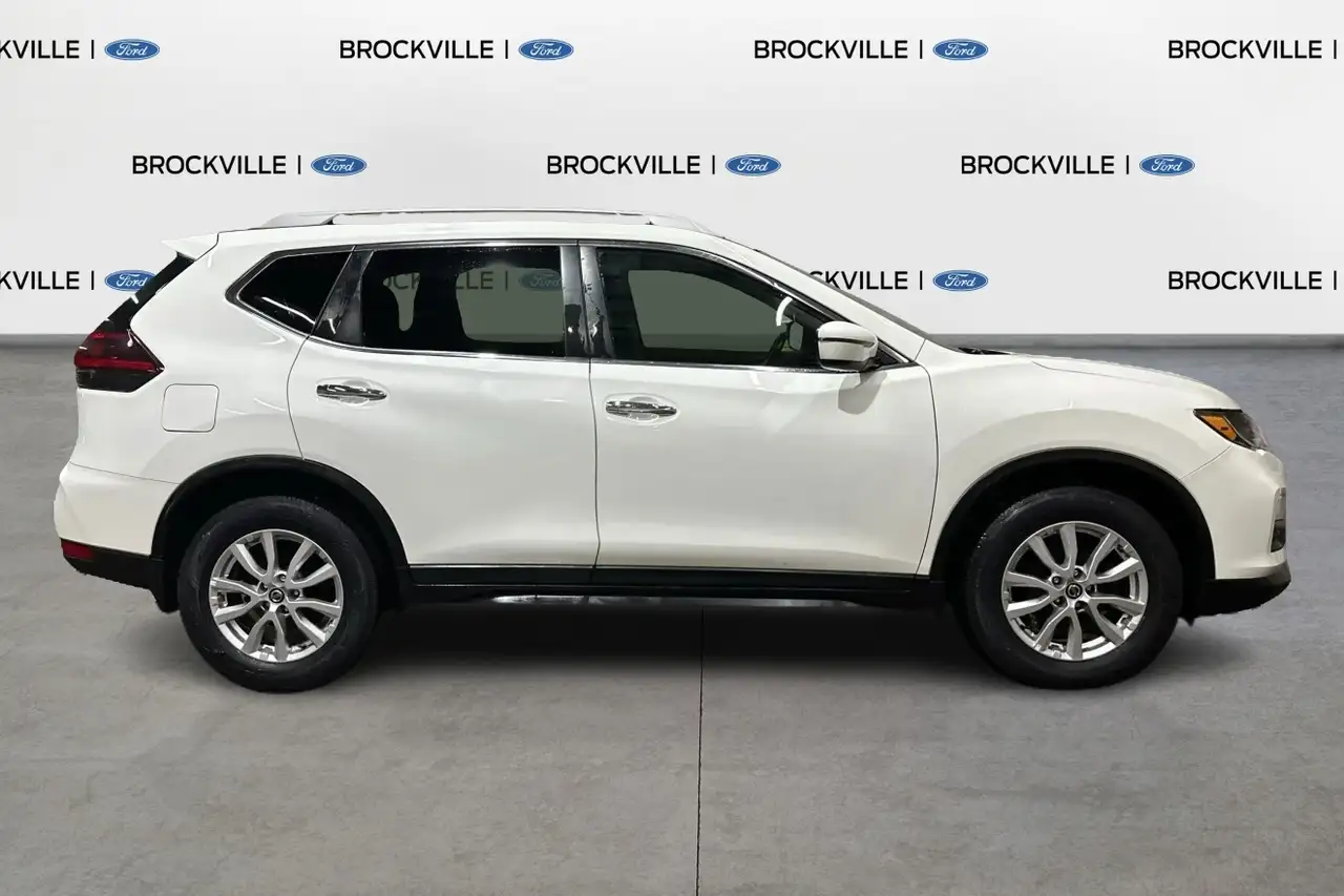Nissan Rogue снимка Nissan Rogue