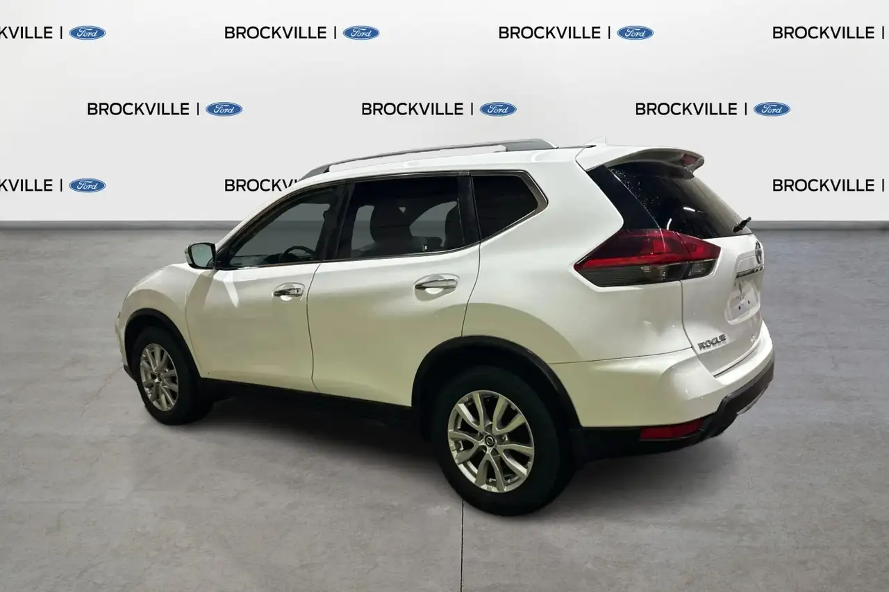 Nissan Rogue снимка Nissan Rogue