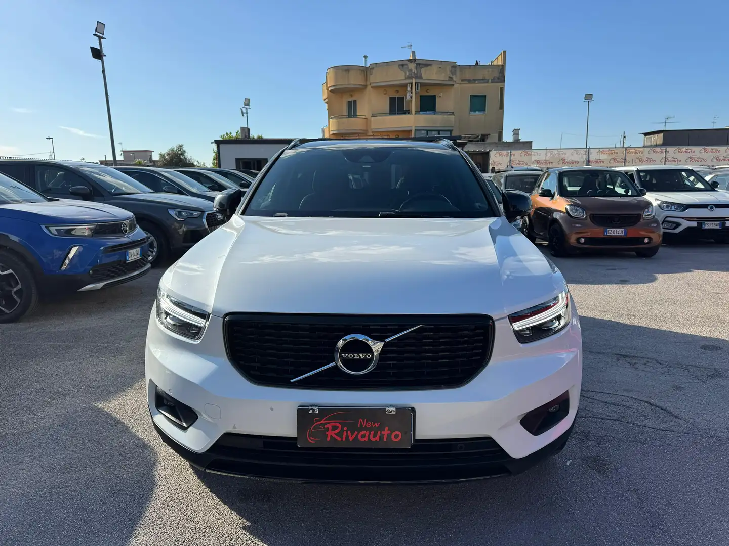 Volvo XC40 XC40 2.0 d4 R-design awd geartronic AUT Bianco - 1