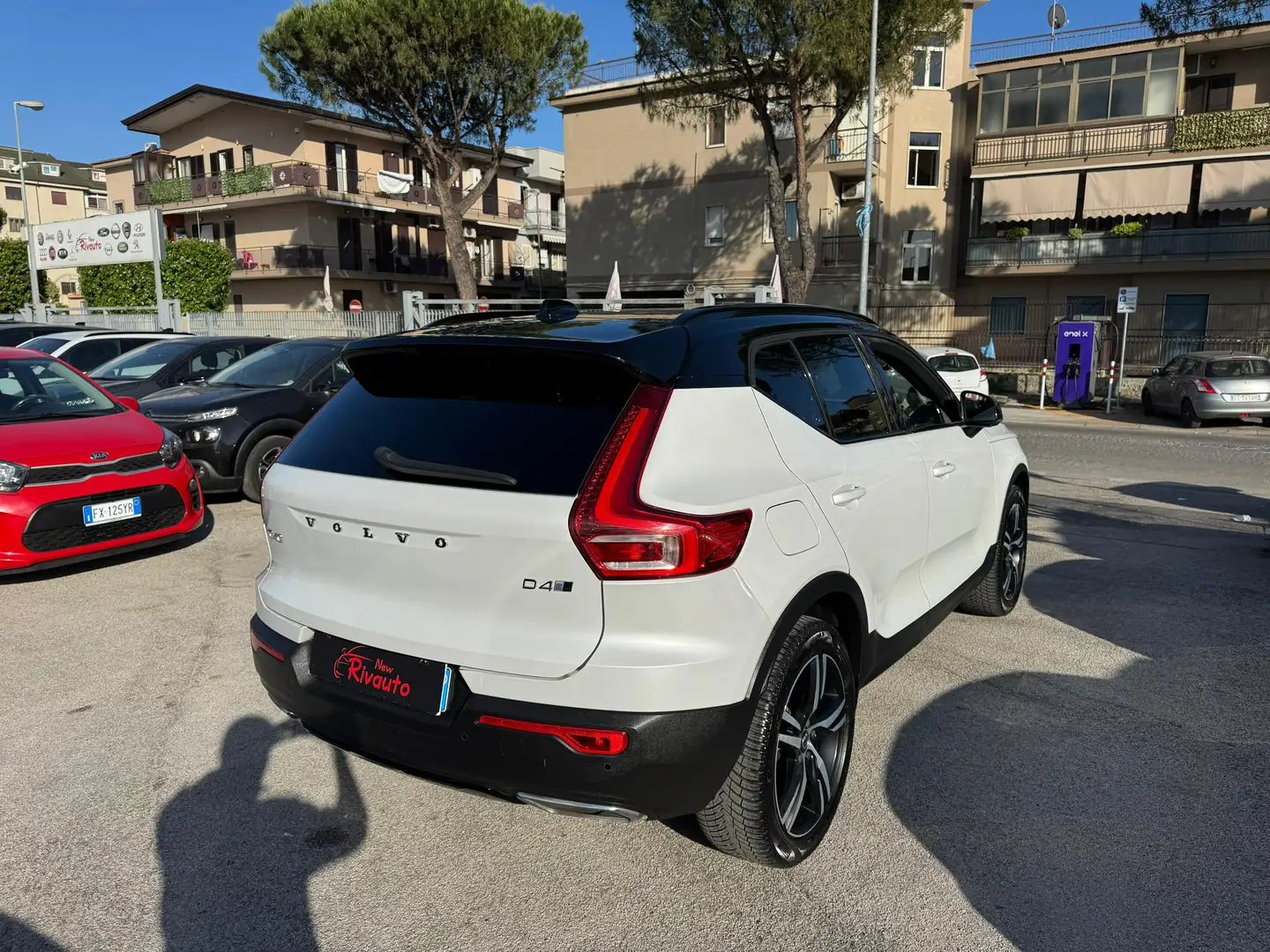 Volvo XC40 XC40 2.0 d4 R-design awd geartronic AUT Bianco - 2