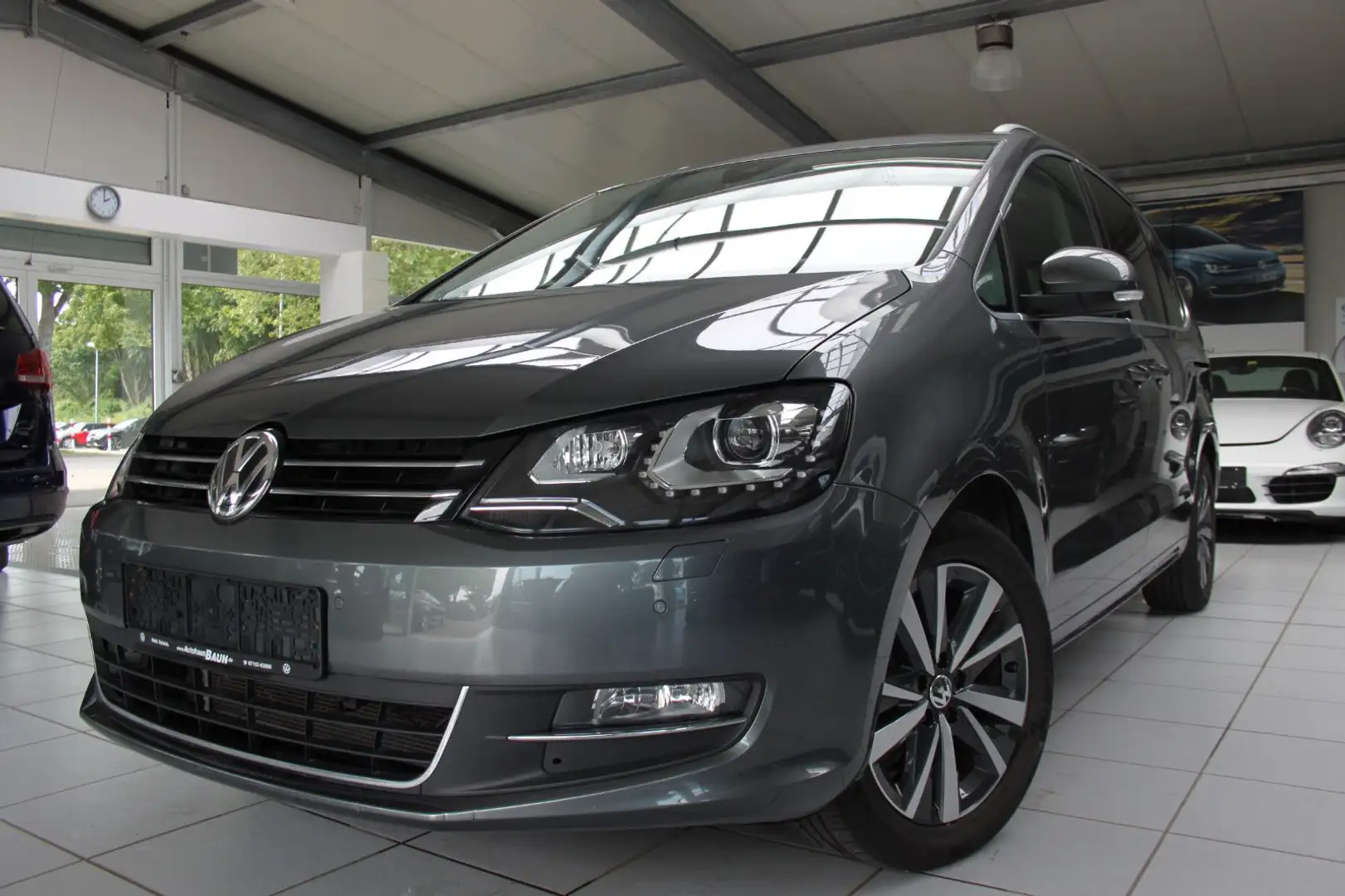 Volkswagen Sharan /HIGHL/DSG/PANO/ACC/NAVI/KAME/XEN/DYNAU/ST Grau - 2