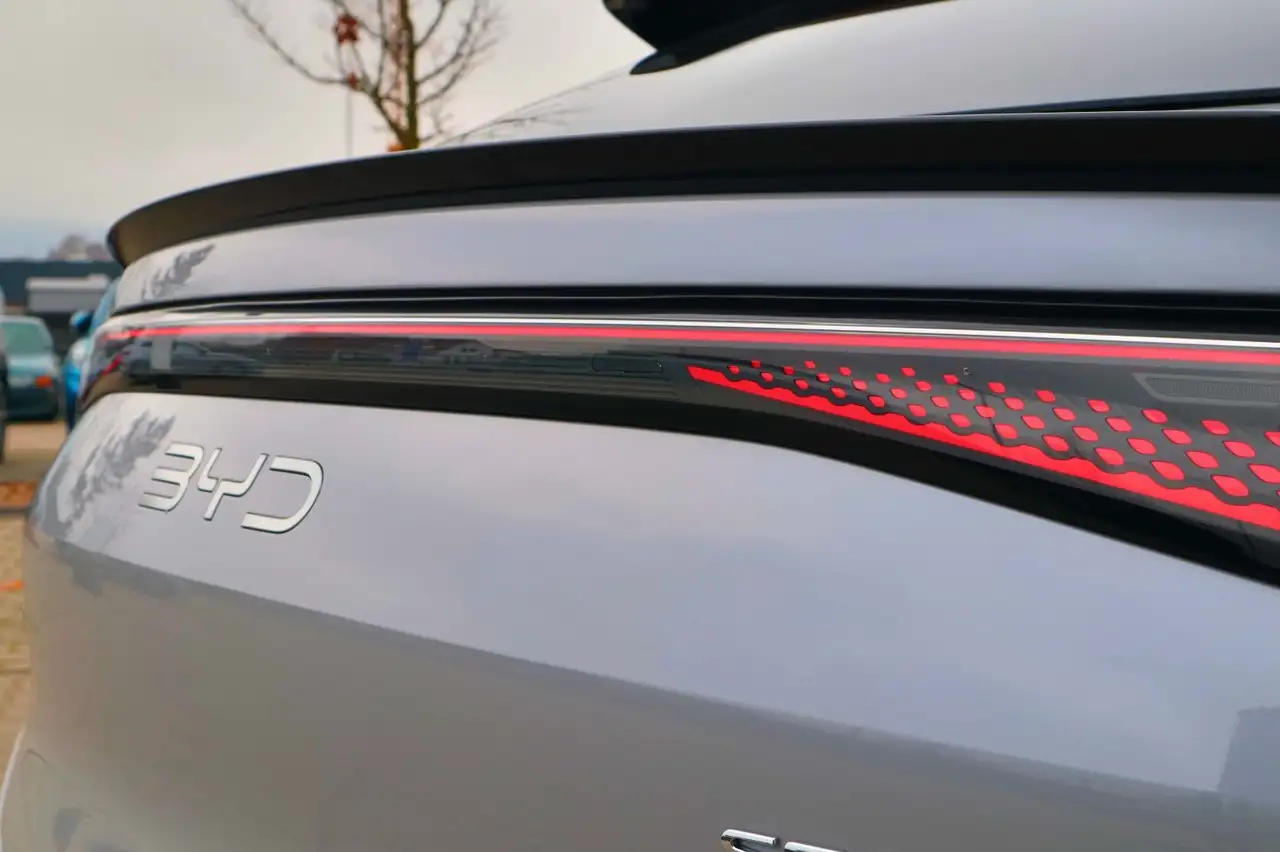 BYD SEALION 7