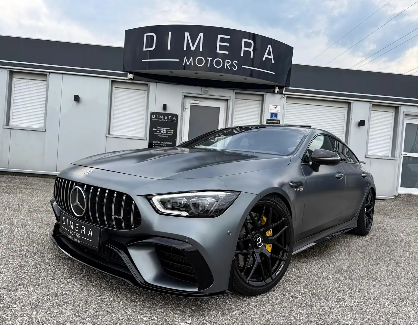 Mercedes-Benz AMG GT 63 S 4Matic+ AERODYNAMIK, SCHALEN, 3D-BURMESTER siva - 1