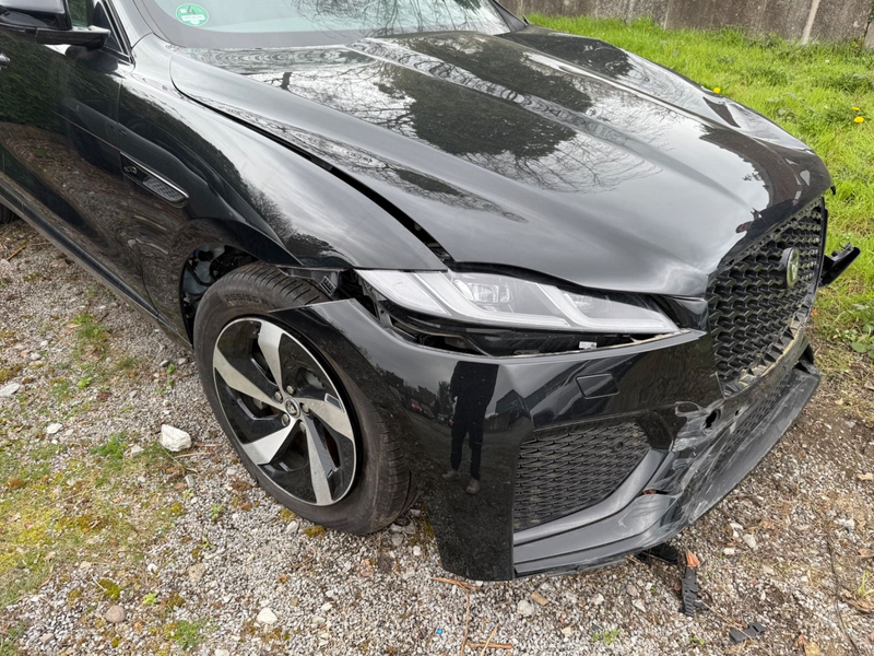 Jaguar F-Pace F-PACE R-Dynamic SE AWD Plug-In Hybrid — photo 7